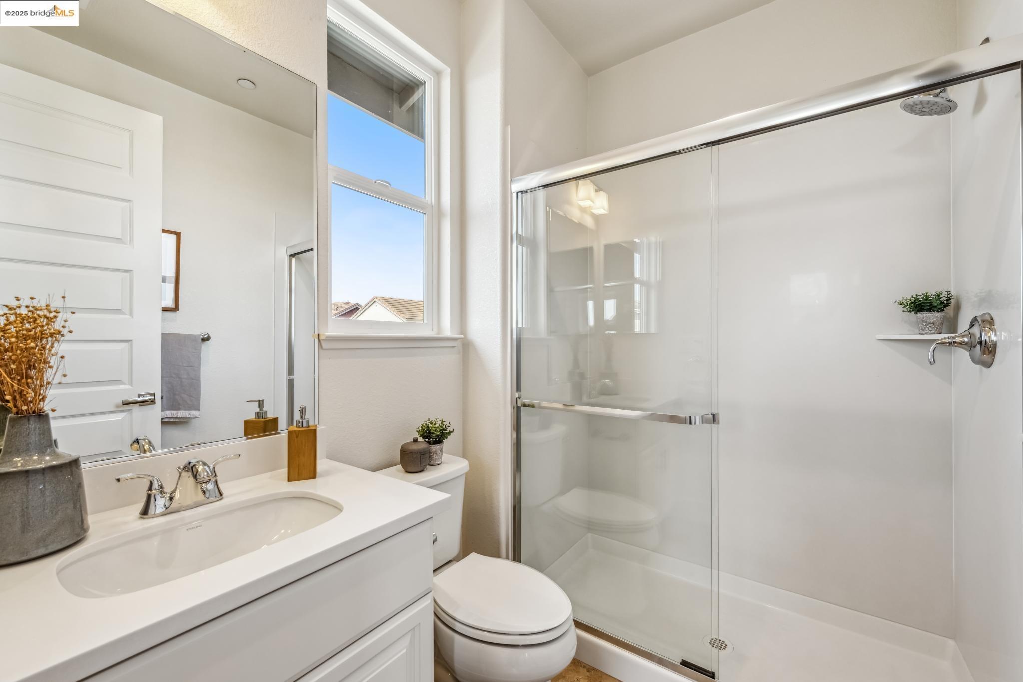 Detail Gallery Image 35 of 60 For 2759 Aschow Ln, Alameda,  CA 94501 - 5 Beds | 4/1 Baths