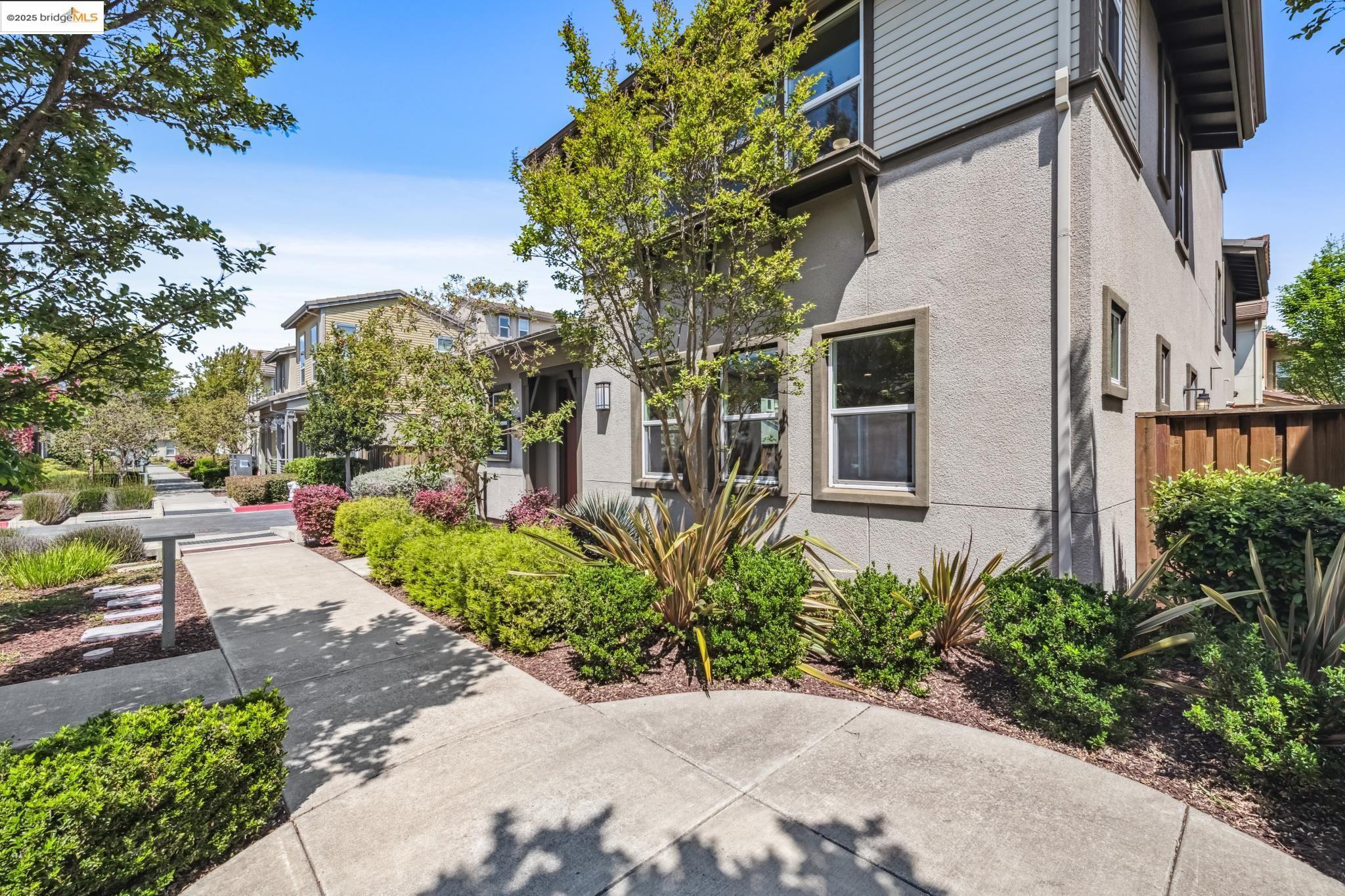 Detail Gallery Image 47 of 60 For 2759 Aschow Ln, Alameda,  CA 94501 - 5 Beds | 4/1 Baths