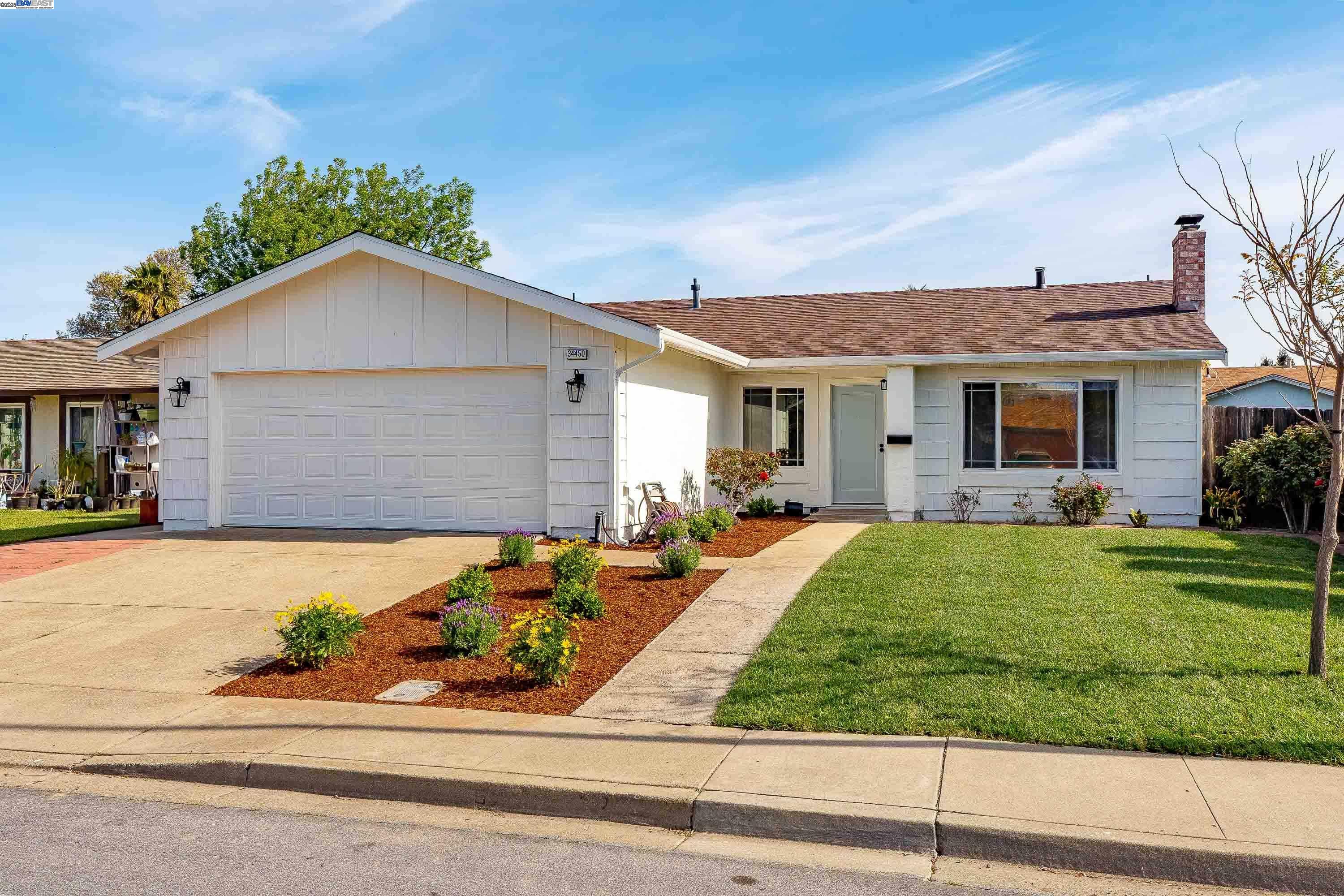 Detail Gallery Image 1 of 1 For 34450 Raindeer Ct, Fremont,  CA 94555 - 3 Beds | 2 Baths