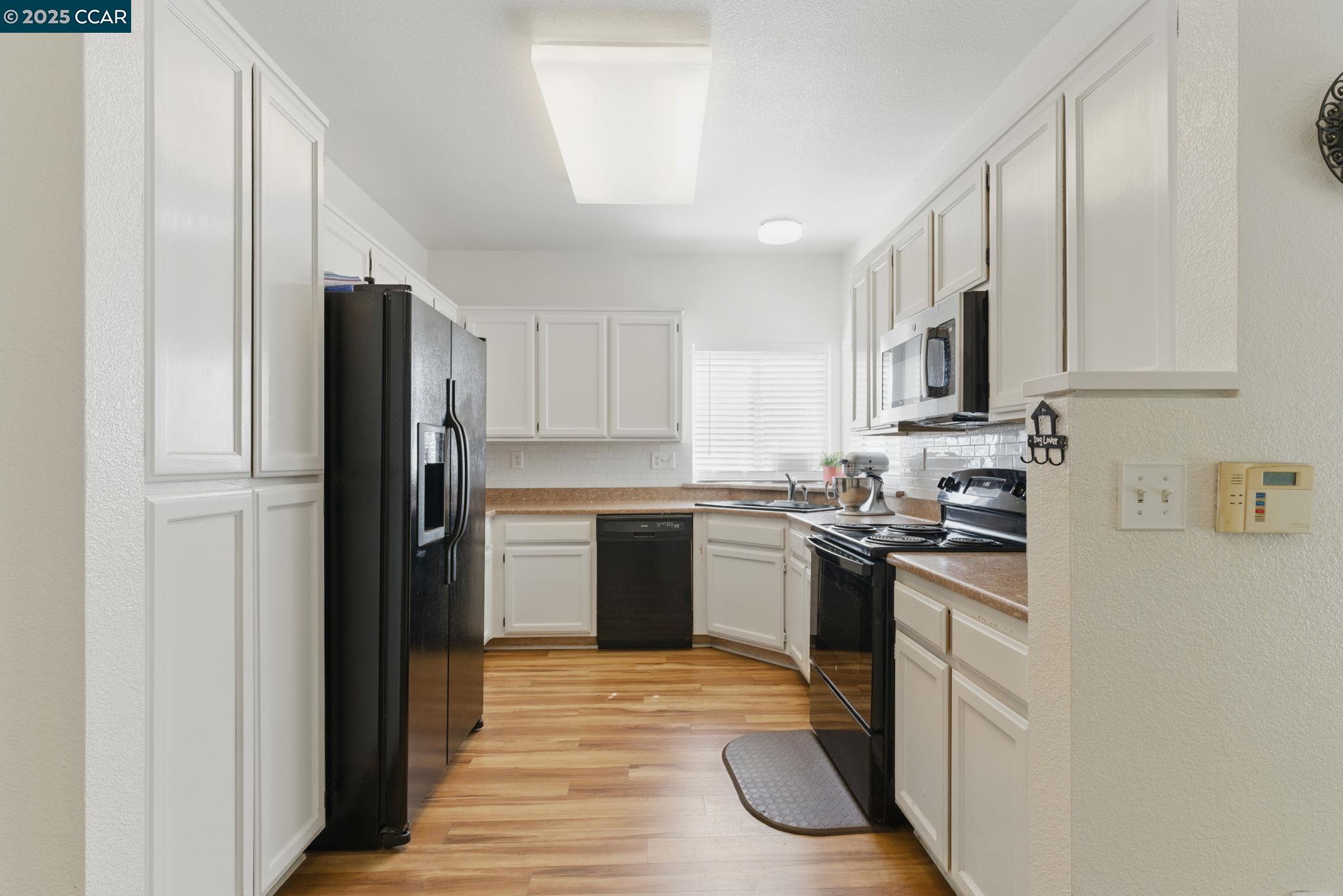 Detail Gallery Image 12 of 25 For 209 Palermo, Hercules,  CA 94547 - 2 Beds | 2 Baths