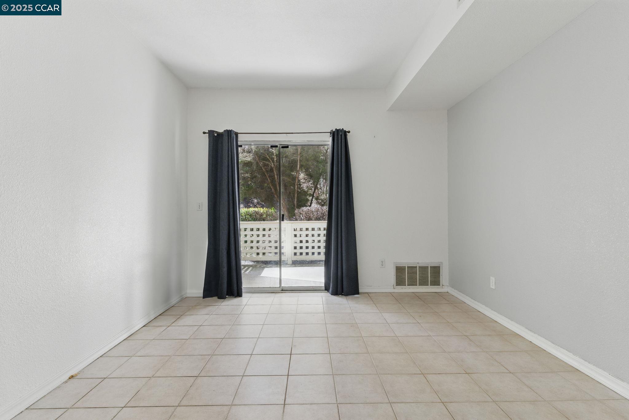 Detail Gallery Image 18 of 25 For 209 Palermo, Hercules,  CA 94547 - 2 Beds | 2 Baths