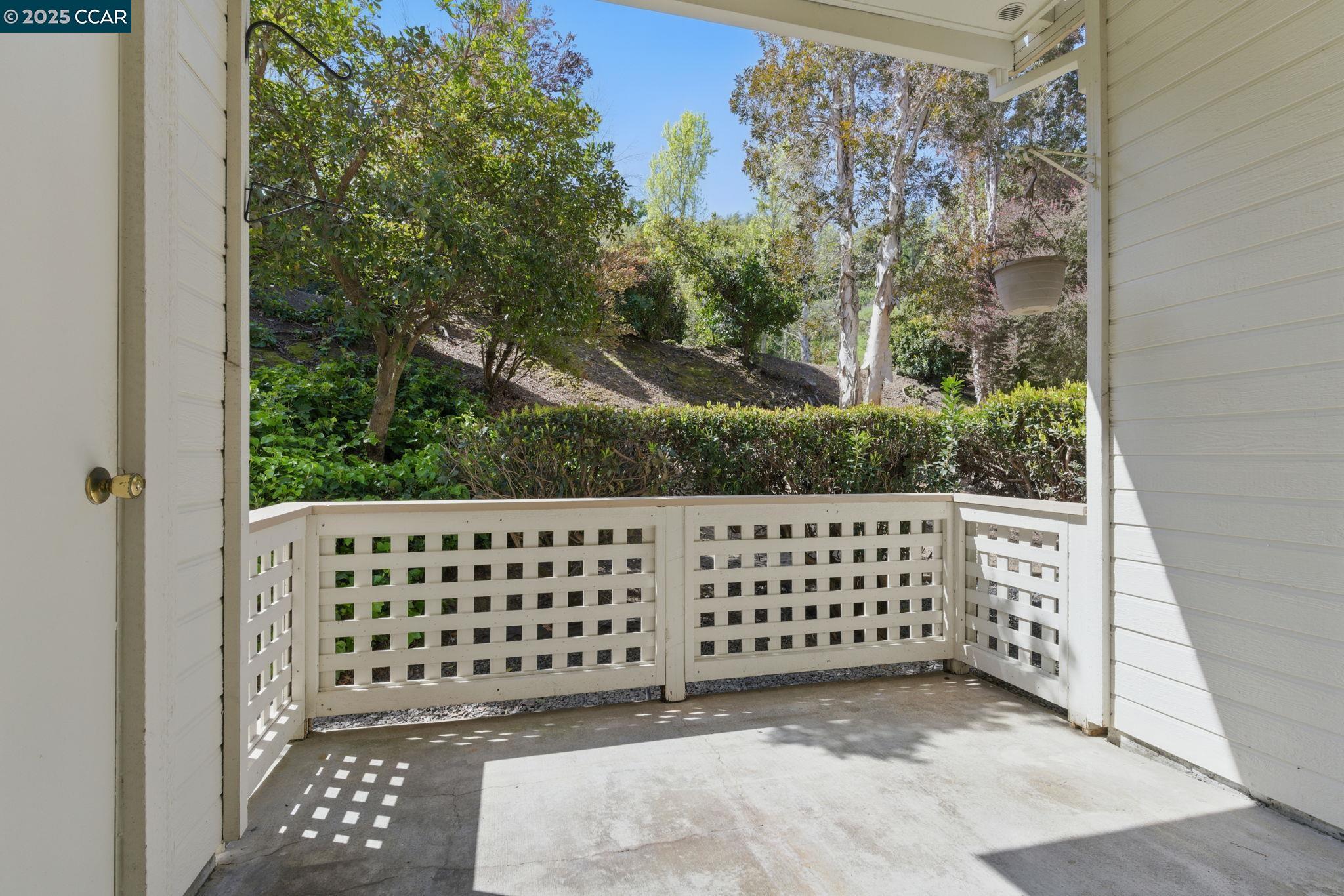 Detail Gallery Image 22 of 25 For 209 Palermo, Hercules,  CA 94547 - 2 Beds | 2 Baths