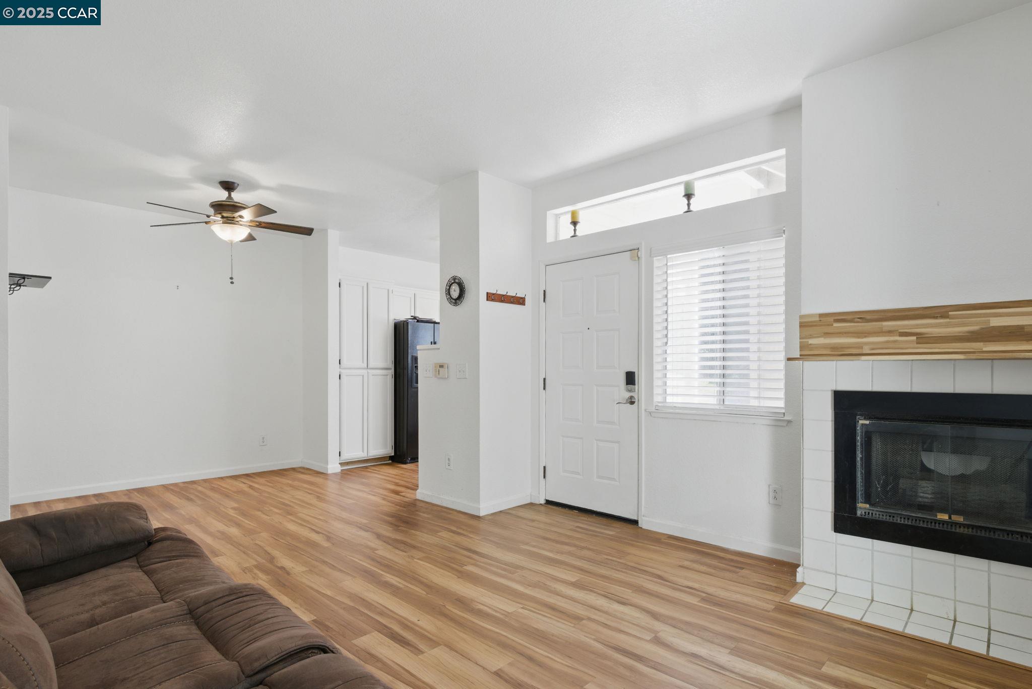 Detail Gallery Image 6 of 25 For 209 Palermo, Hercules,  CA 94547 - 2 Beds | 2 Baths