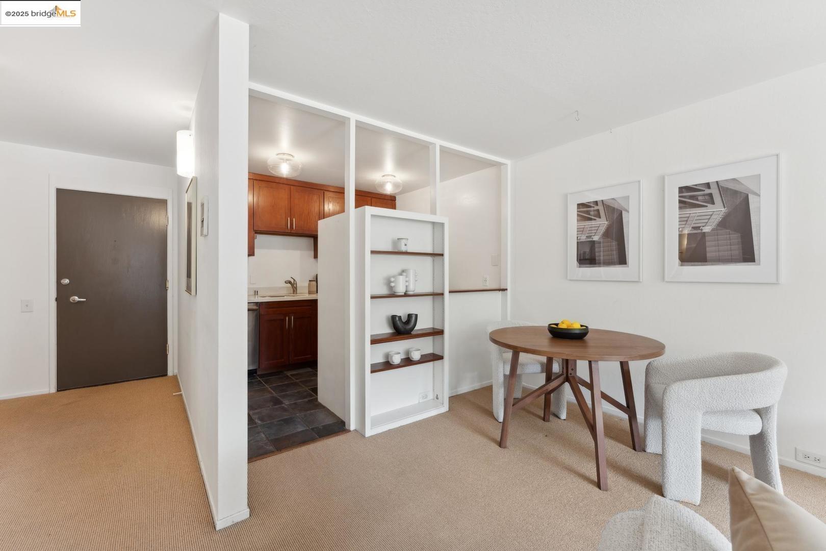 323 Monte Vista AVE # 103, Oakland, California 94611, 1 Bedroom Bedrooms, 3 Rooms Rooms,1 BathroomBathrooms,Residential,For Sale,323 Monte Vista AVE # 103,41092882