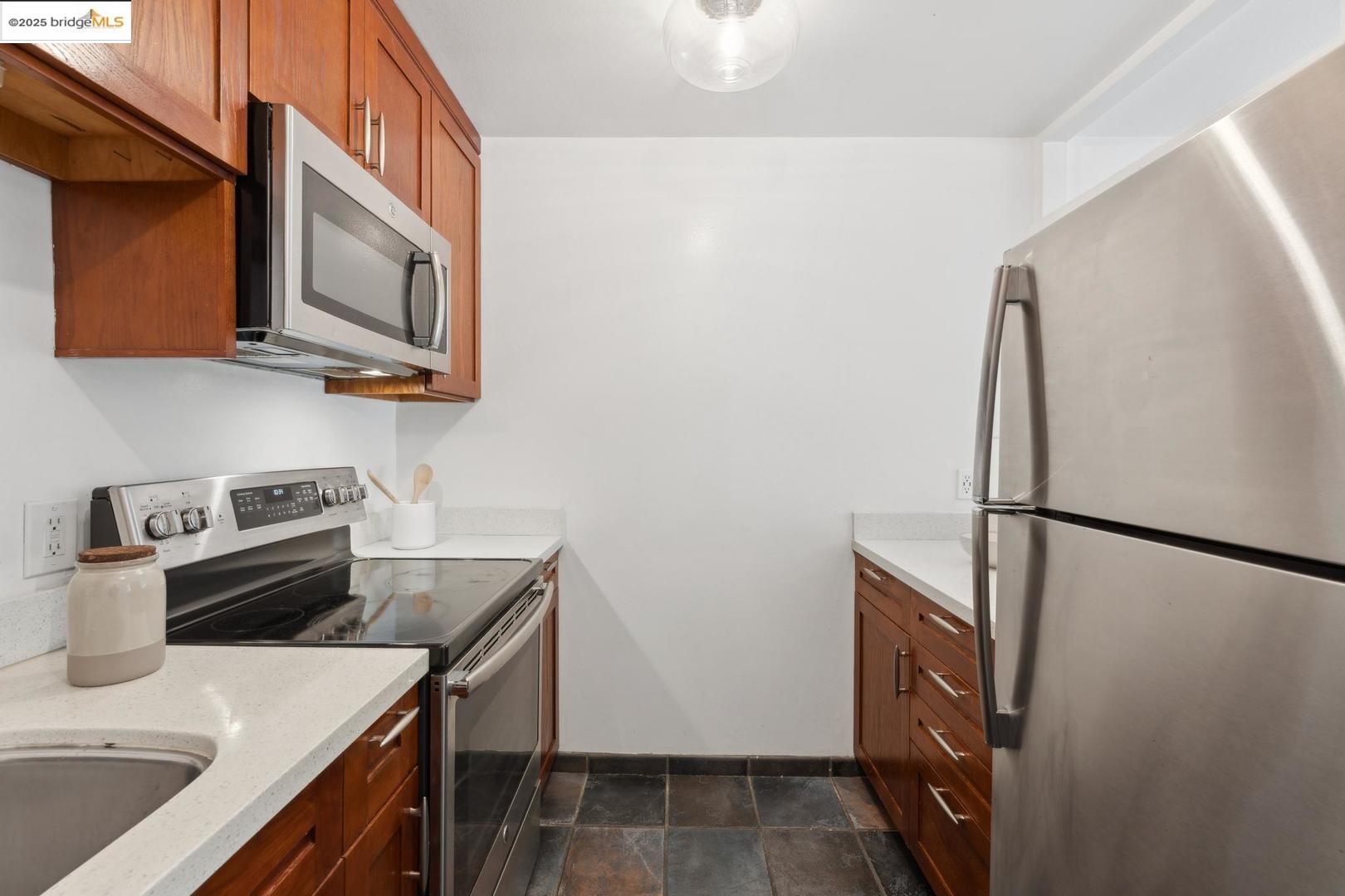 323 Monte Vista AVE # 103, Oakland, California 94611, 1 Bedroom Bedrooms, 3 Rooms Rooms,1 BathroomBathrooms,Residential,For Sale,323 Monte Vista AVE # 103,41092882