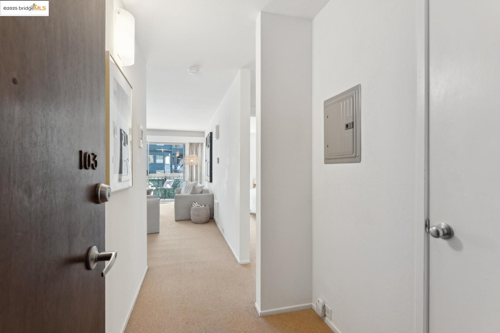 323 Monte Vista AVE # 103, Oakland, California 94611, 1 Bedroom Bedrooms, 3 Rooms Rooms,1 BathroomBathrooms,Residential,For Sale,323 Monte Vista AVE # 103,41092882