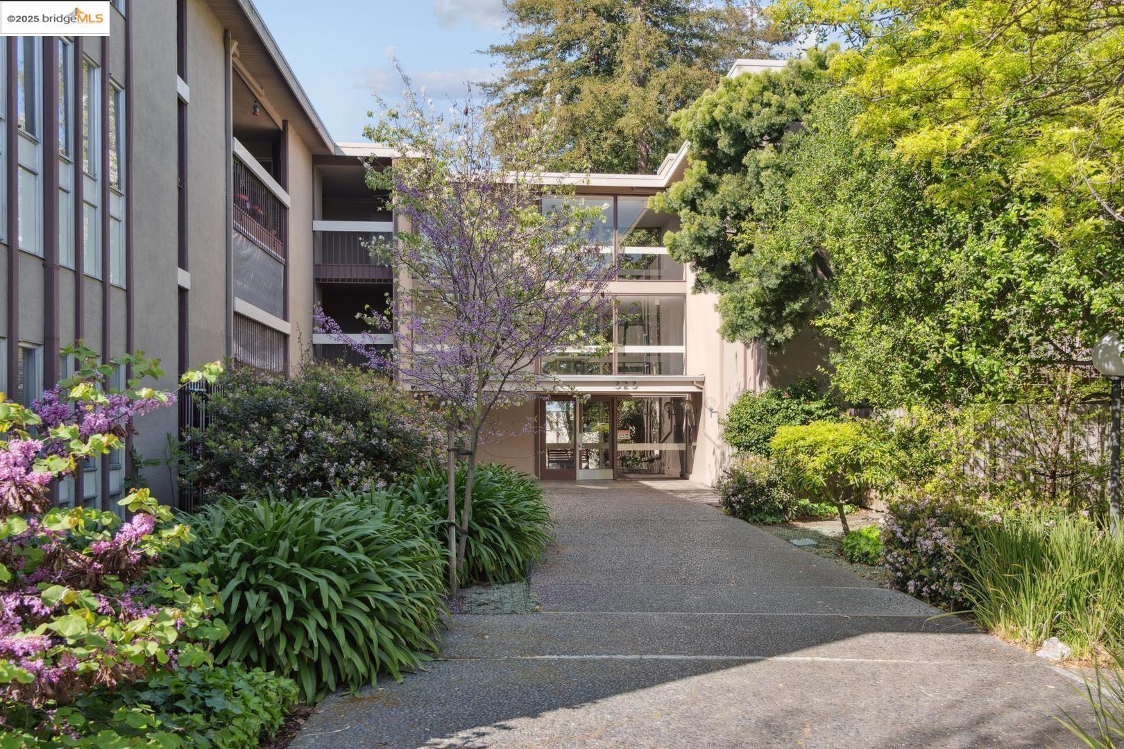 323 Monte Vista AVE # 103, Oakland, California 94611, 1 Bedroom Bedrooms, 3 Rooms Rooms,1 BathroomBathrooms,Residential,For Sale,323 Monte Vista AVE # 103,41092882