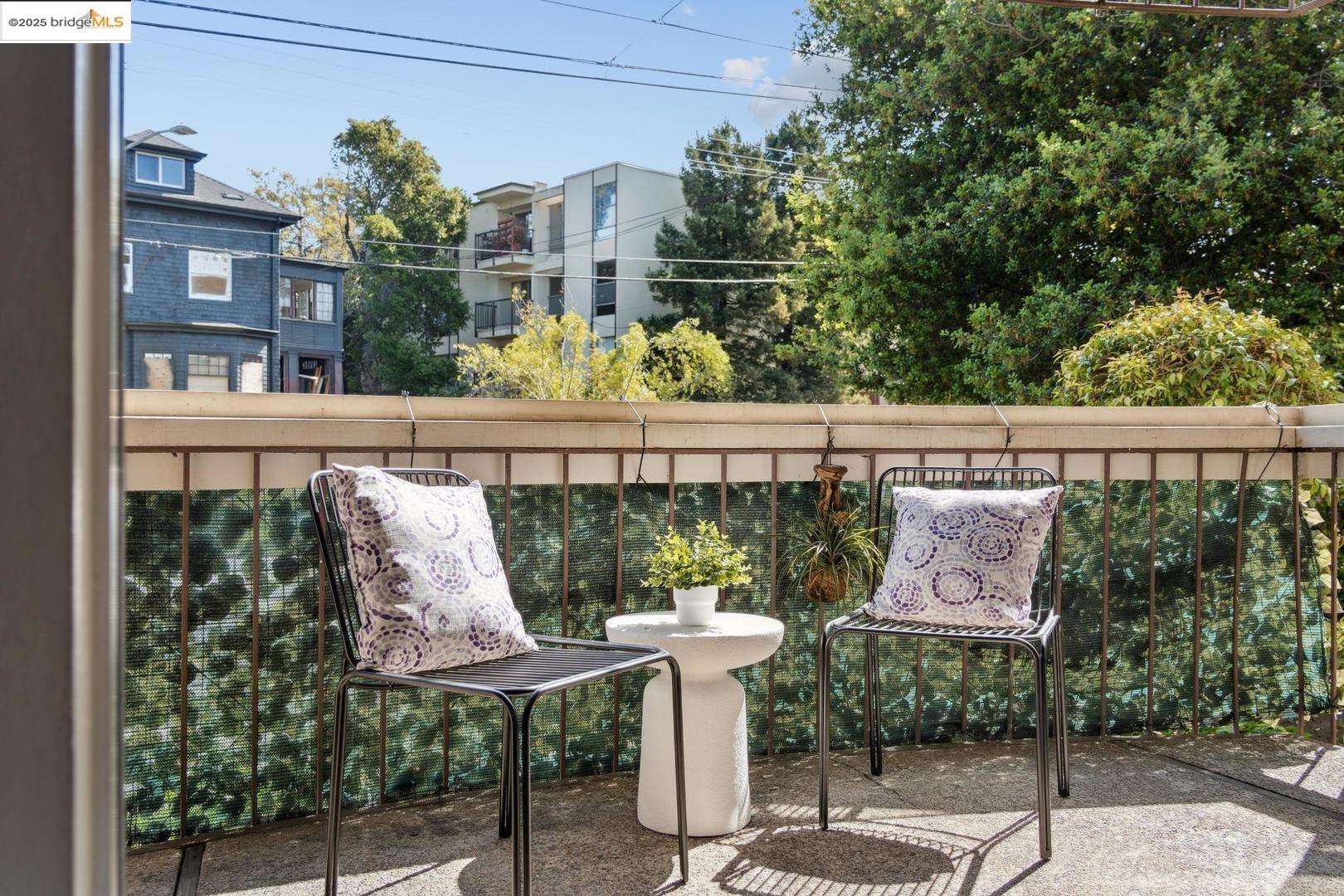 323 Monte Vista AVE # 103, Oakland, California 94611, 1 Bedroom Bedrooms, 3 Rooms Rooms,1 BathroomBathrooms,Residential,For Sale,323 Monte Vista AVE # 103,41092882
