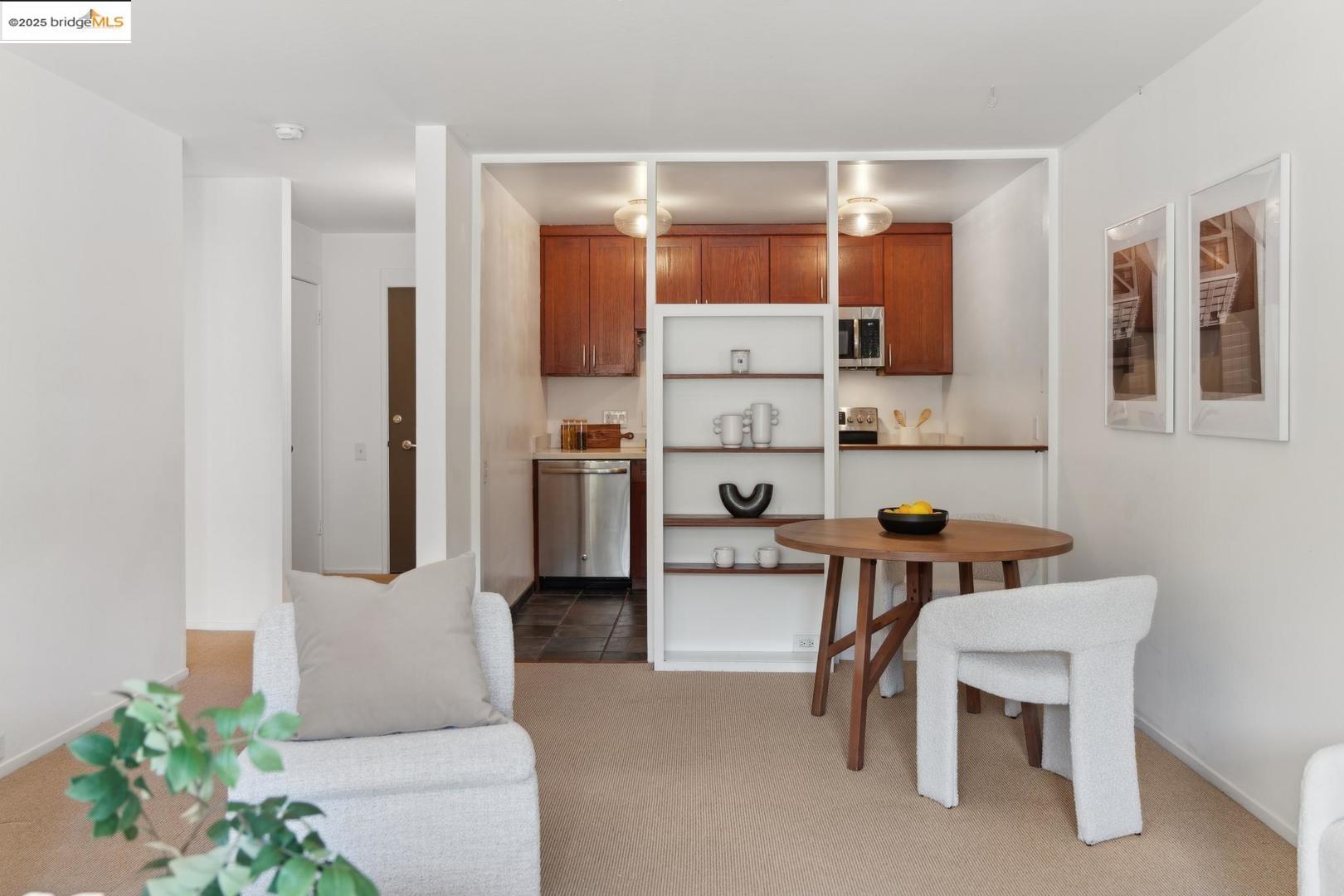 323 Monte Vista AVE # 103, Oakland, California 94611, 1 Bedroom Bedrooms, 3 Rooms Rooms,1 BathroomBathrooms,Residential,For Sale,323 Monte Vista AVE # 103,41092882