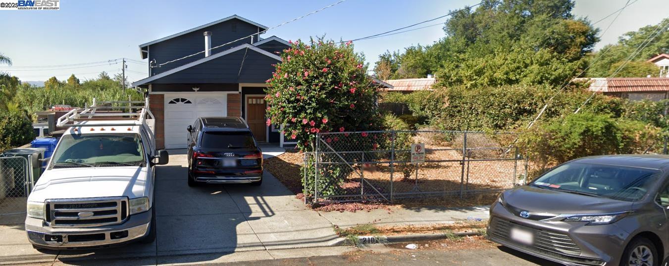Detail Gallery Image 1 of 1 For 2102 Overhill Rd, Concord,  CA 94520 - 4 Beds | 3/1 Baths