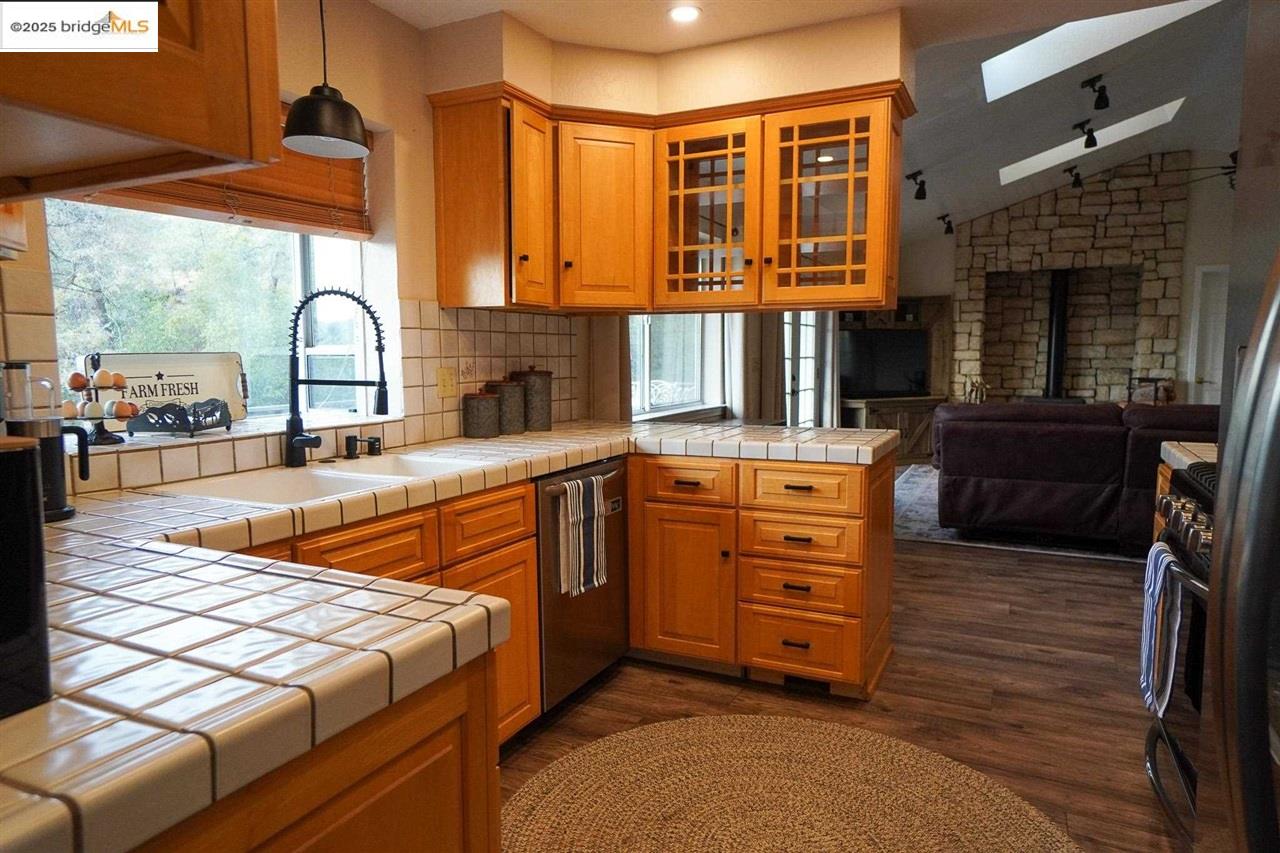 Detail Gallery Image 12 of 59 For 12300 Wahine, Jamestown,  CA 95327-9495 - 3 Beds | 2/1 Baths