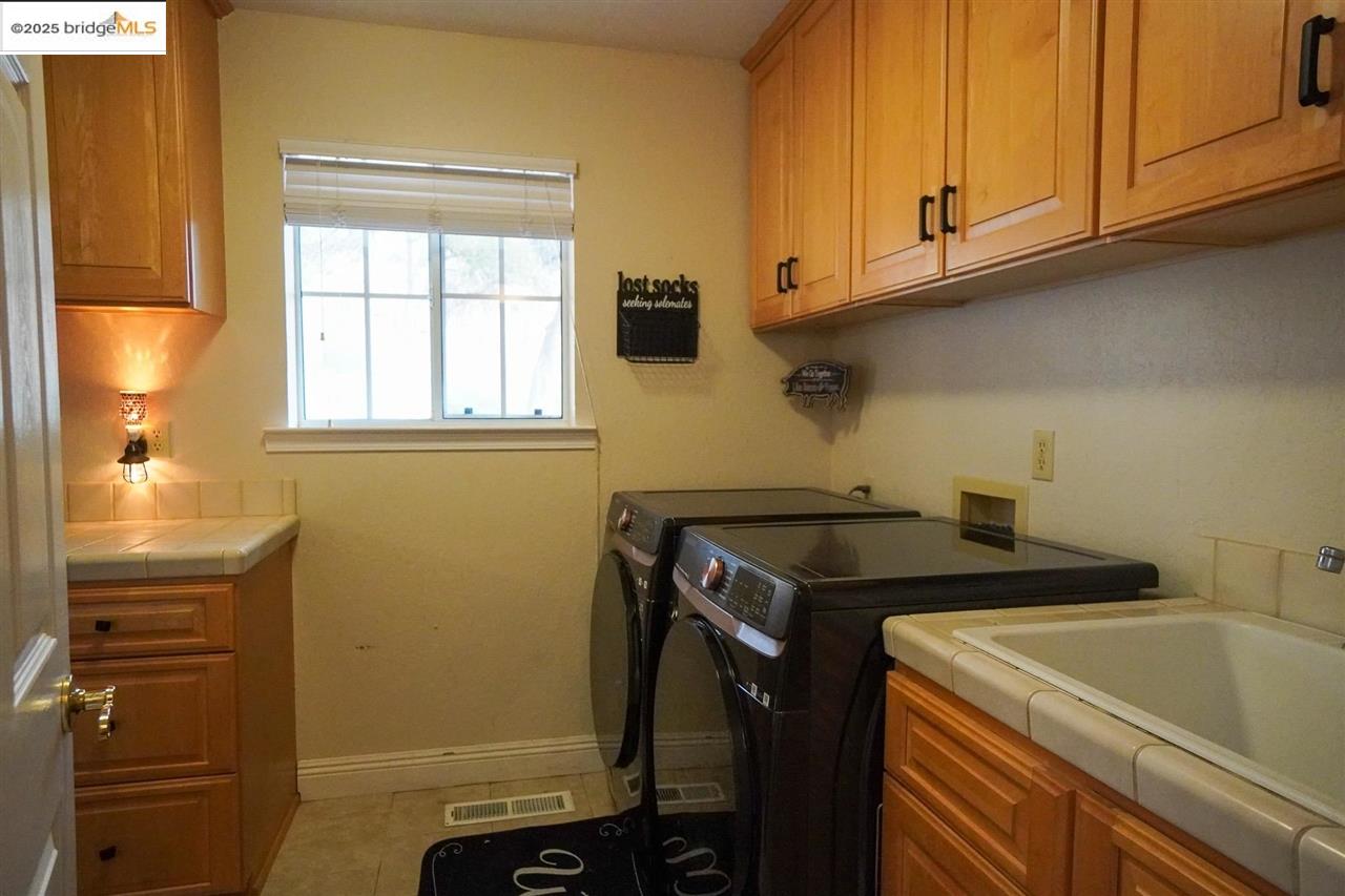 Detail Gallery Image 41 of 59 For 12300 Wahine, Jamestown,  CA 95327-9495 - 3 Beds | 2/1 Baths
