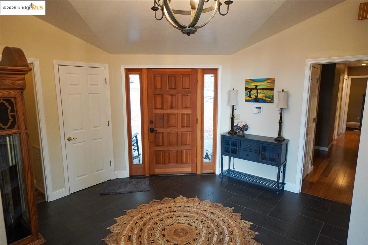 Detail Gallery Image 6 of 59 For 12300 Wahine, Jamestown,  CA 95327-9495 - 3 Beds | 2/1 Baths