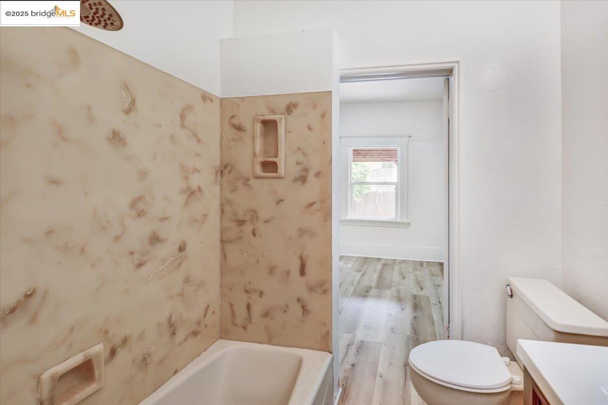 Detail Gallery Image 11 of 60 For 832 7th Ave, Oakland,  CA 94606 - – Beds | – Baths
