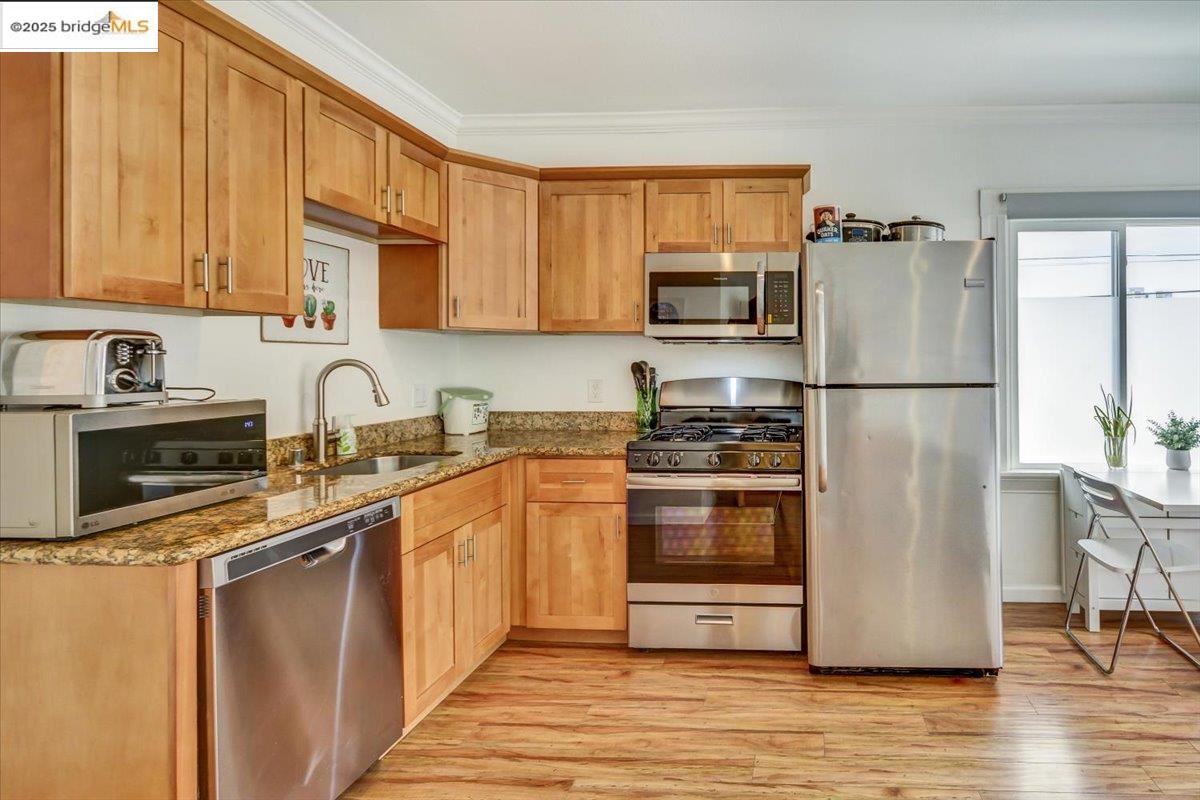 Detail Gallery Image 26 of 60 For 832 7th Ave, Oakland,  CA 94606 - – Beds | – Baths