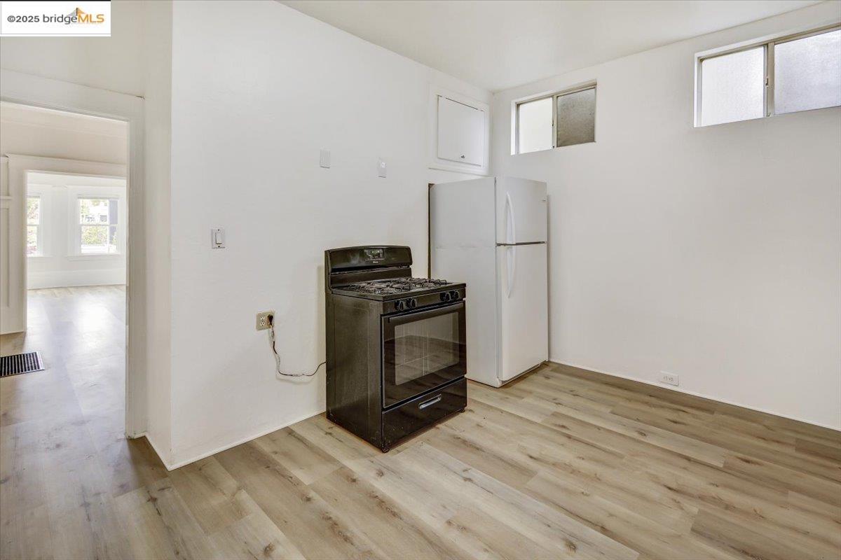 Detail Gallery Image 4 of 60 For 832 7th Ave, Oakland,  CA 94606 - – Beds | – Baths