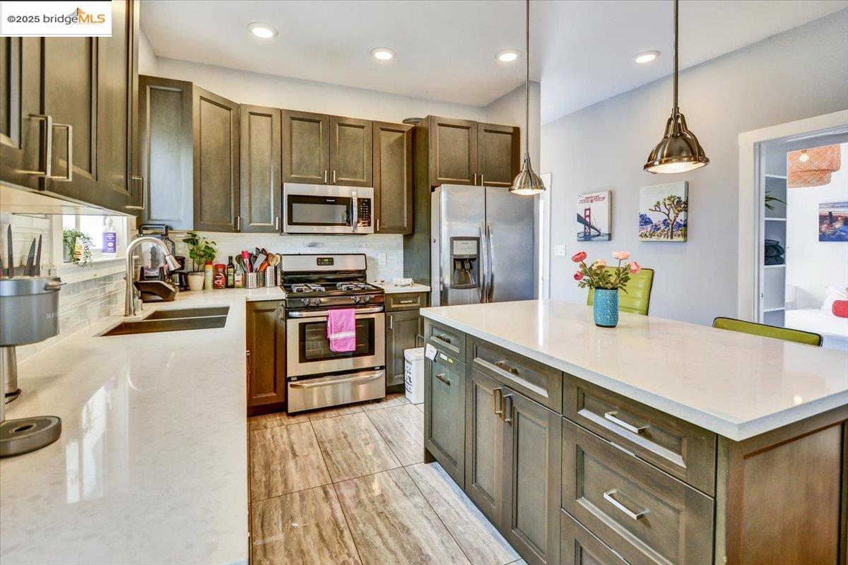 Detail Gallery Image 37 of 60 For 832 7th Ave, Oakland,  CA 94606 - – Beds | – Baths