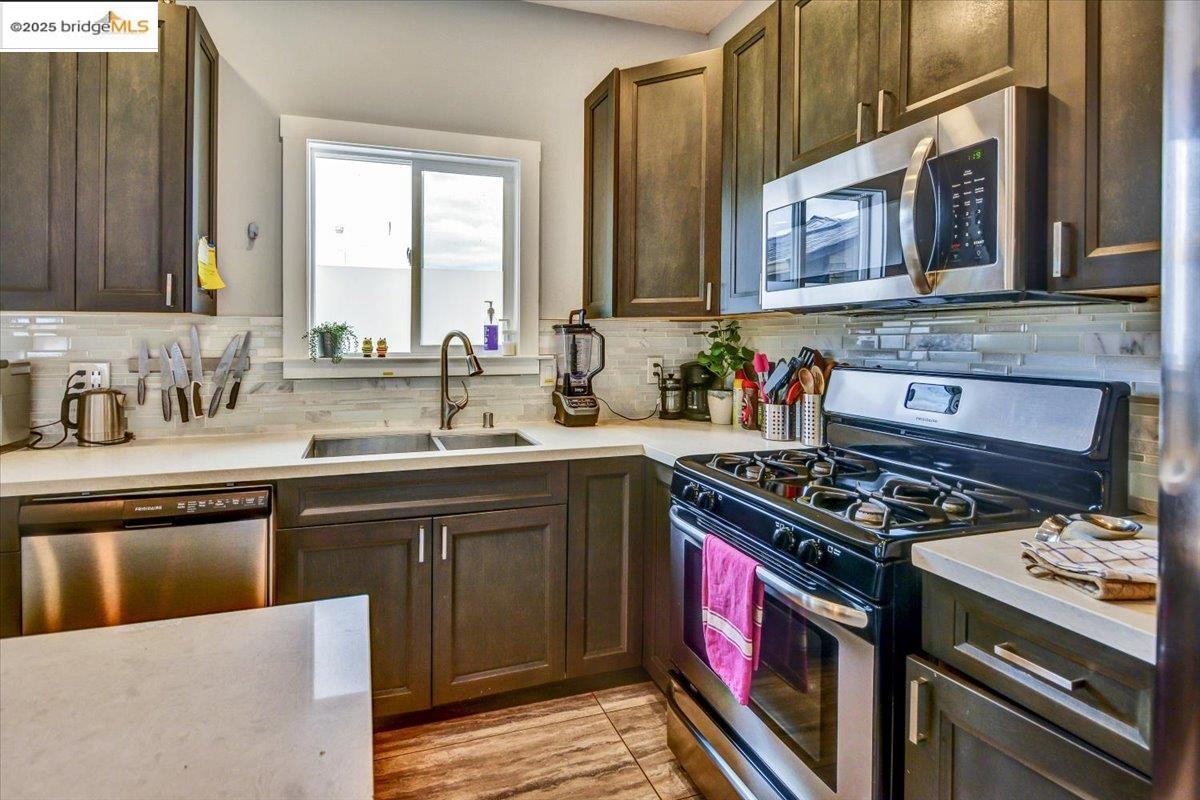Detail Gallery Image 39 of 60 For 832 7th Ave, Oakland,  CA 94606 - – Beds | – Baths