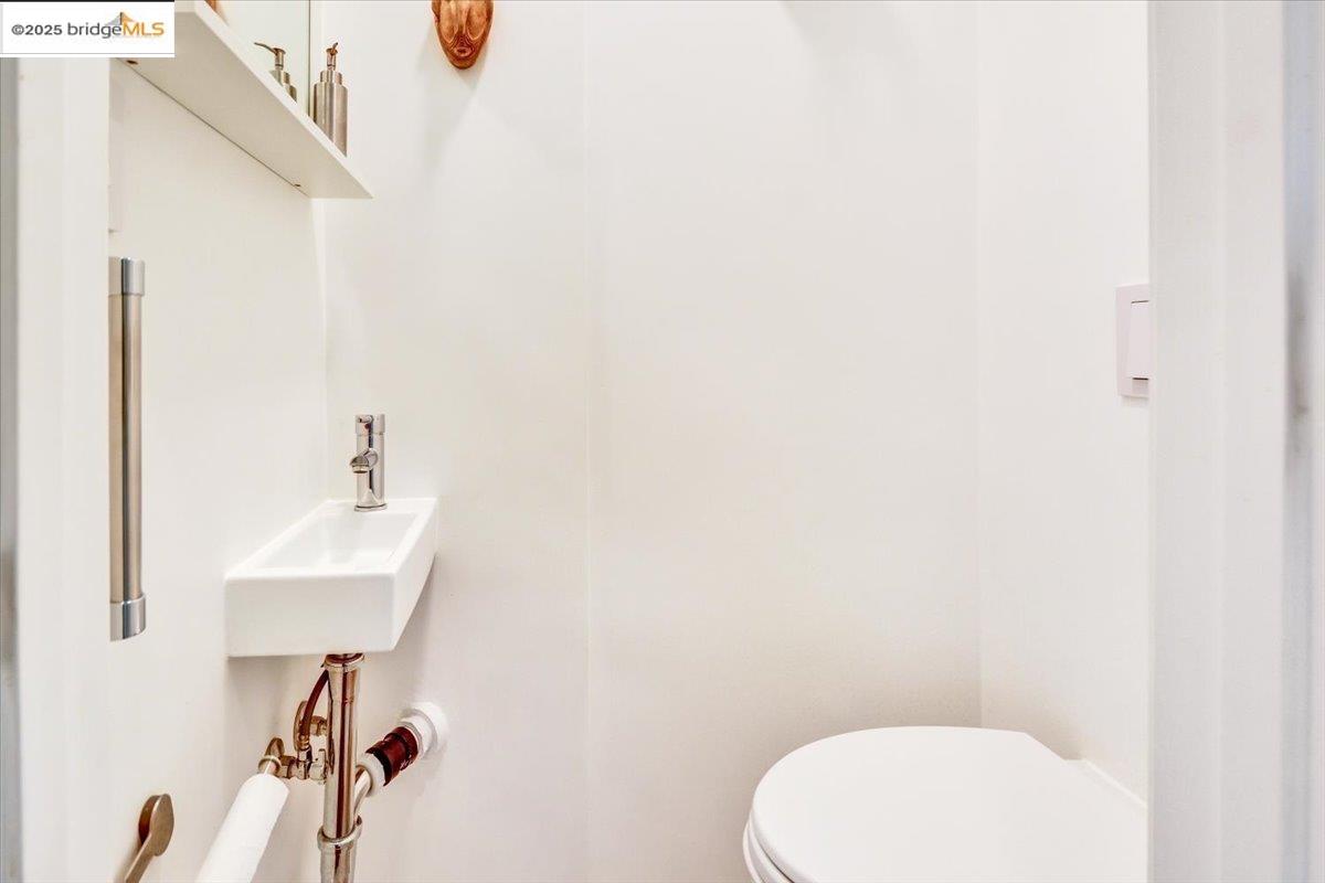 Detail Gallery Image 43 of 60 For 832 7th Ave, Oakland,  CA 94606 - – Beds | – Baths