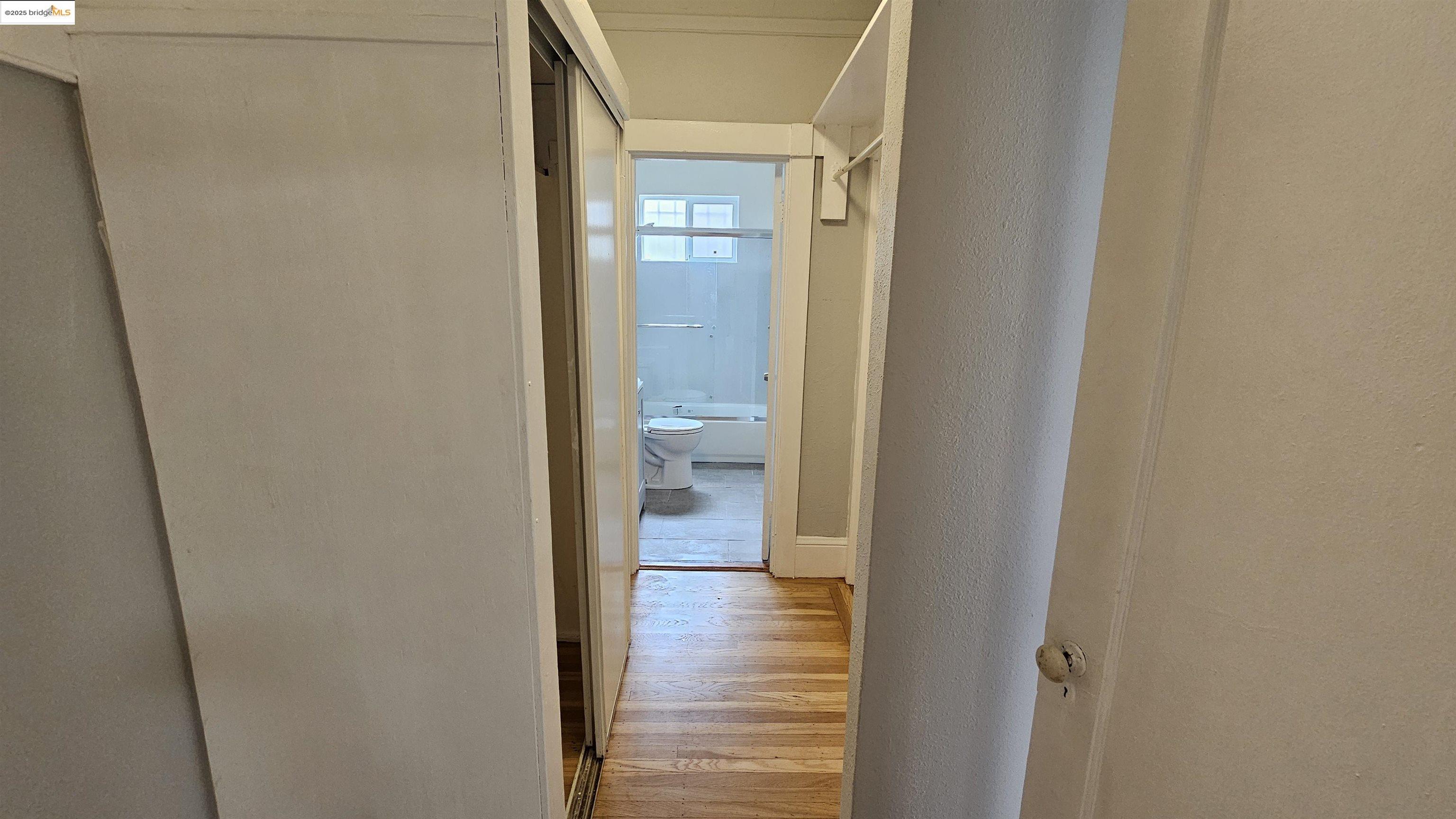 1400 Lakeshore Ave # 3, Oakland, California 94606, 1 Bedroom Bedrooms, 4 Rooms Rooms,1 BathroomBathrooms,Residential Lease,For Rent,1400 Lakeshore Ave # 3,41092896