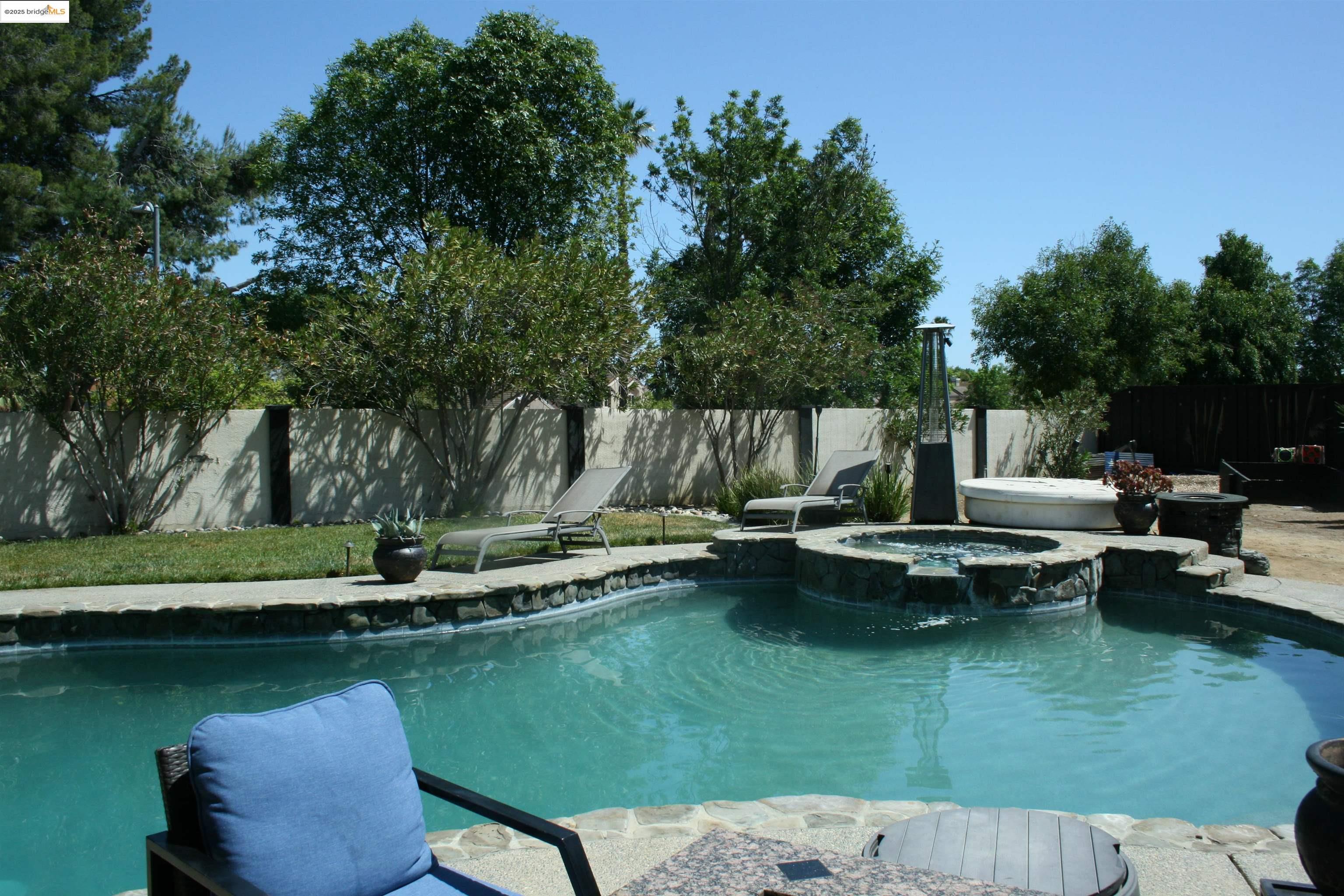 Detail Gallery Image 14 of 19 For 2070 Largo Ct, Discovery Bay,  CA 94505 - 4 Beds | 2/1 Baths