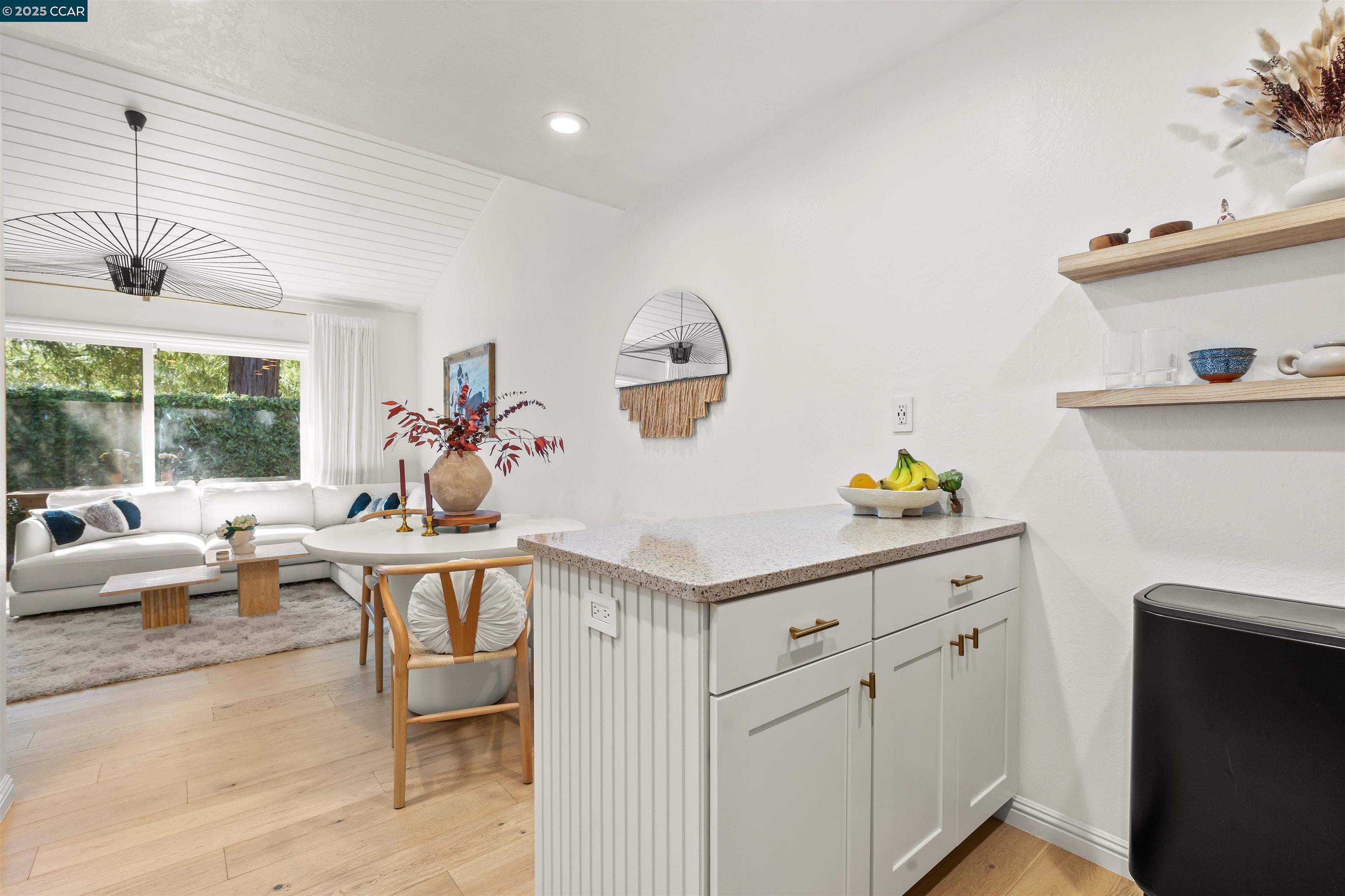 Photo #6: 41092908 Listing 
