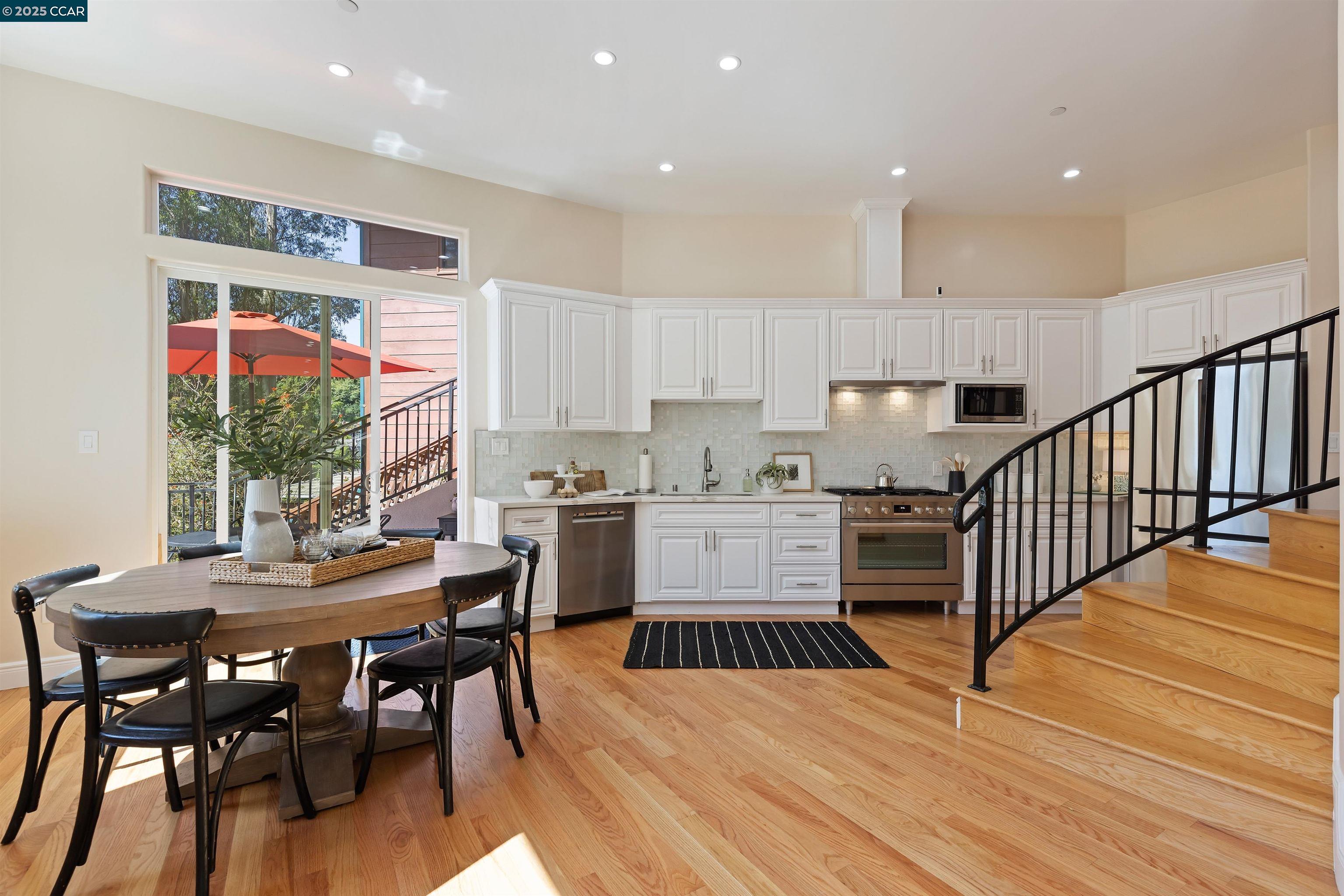 1860 ARROWHEAD DR, OAKLAND, CA 94611  Photo 8