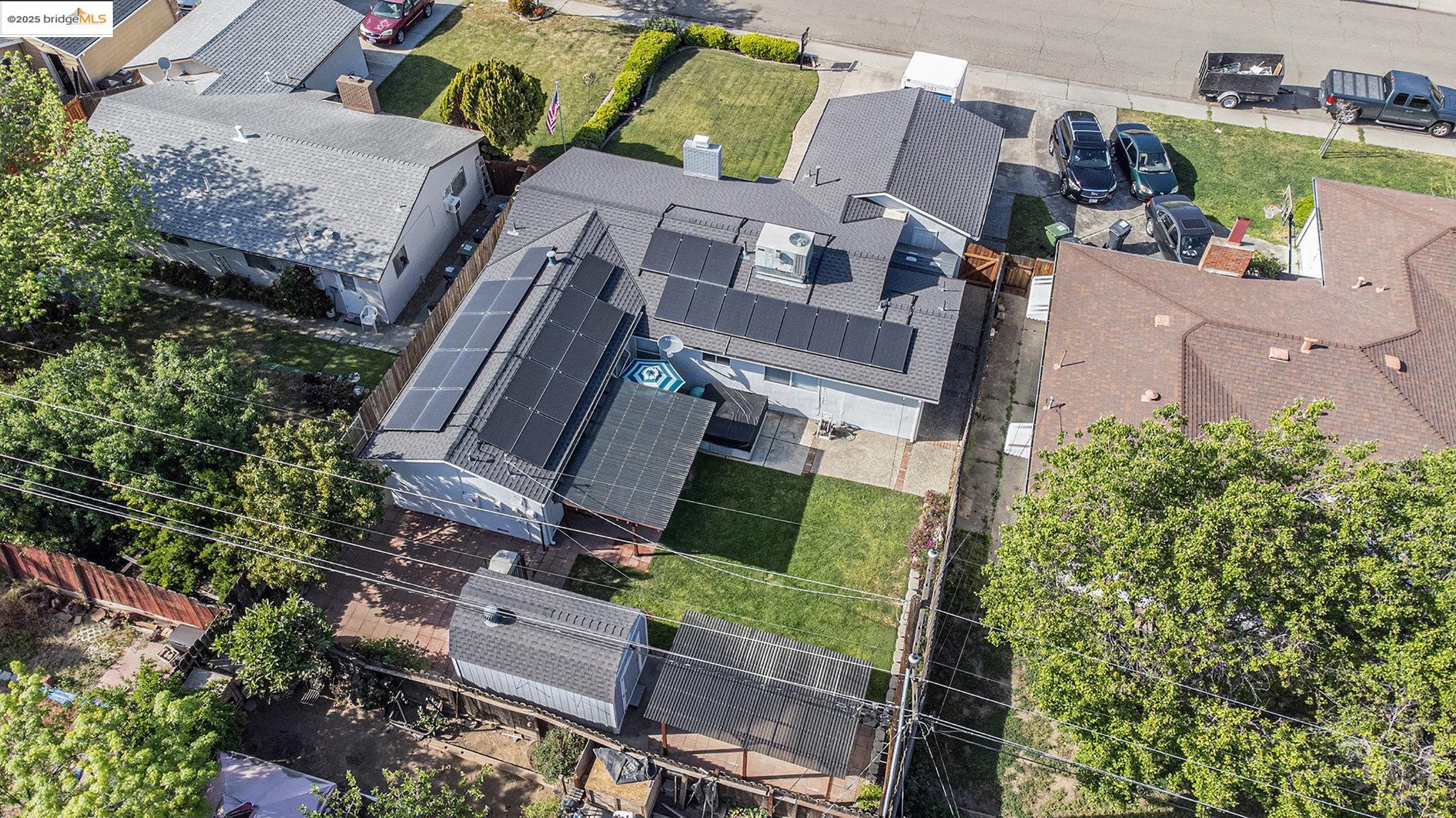 Detail Gallery Image 2 of 27 For 234 E 20th St, Tracy,  CA 95376 - 3 Beds | 2 Baths