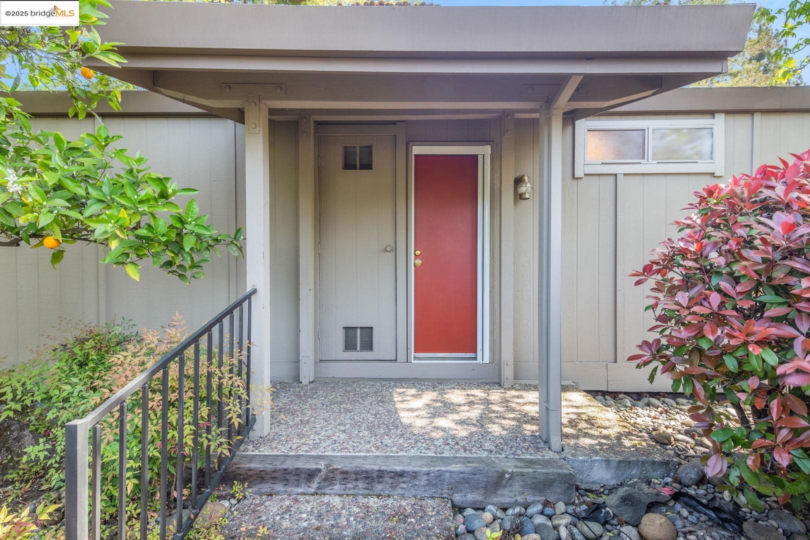 Detail Gallery Image 1 of 1 For 1201 Monument Blvd #68,  Concord,  CA 94520 - 2 Beds | 2 Baths