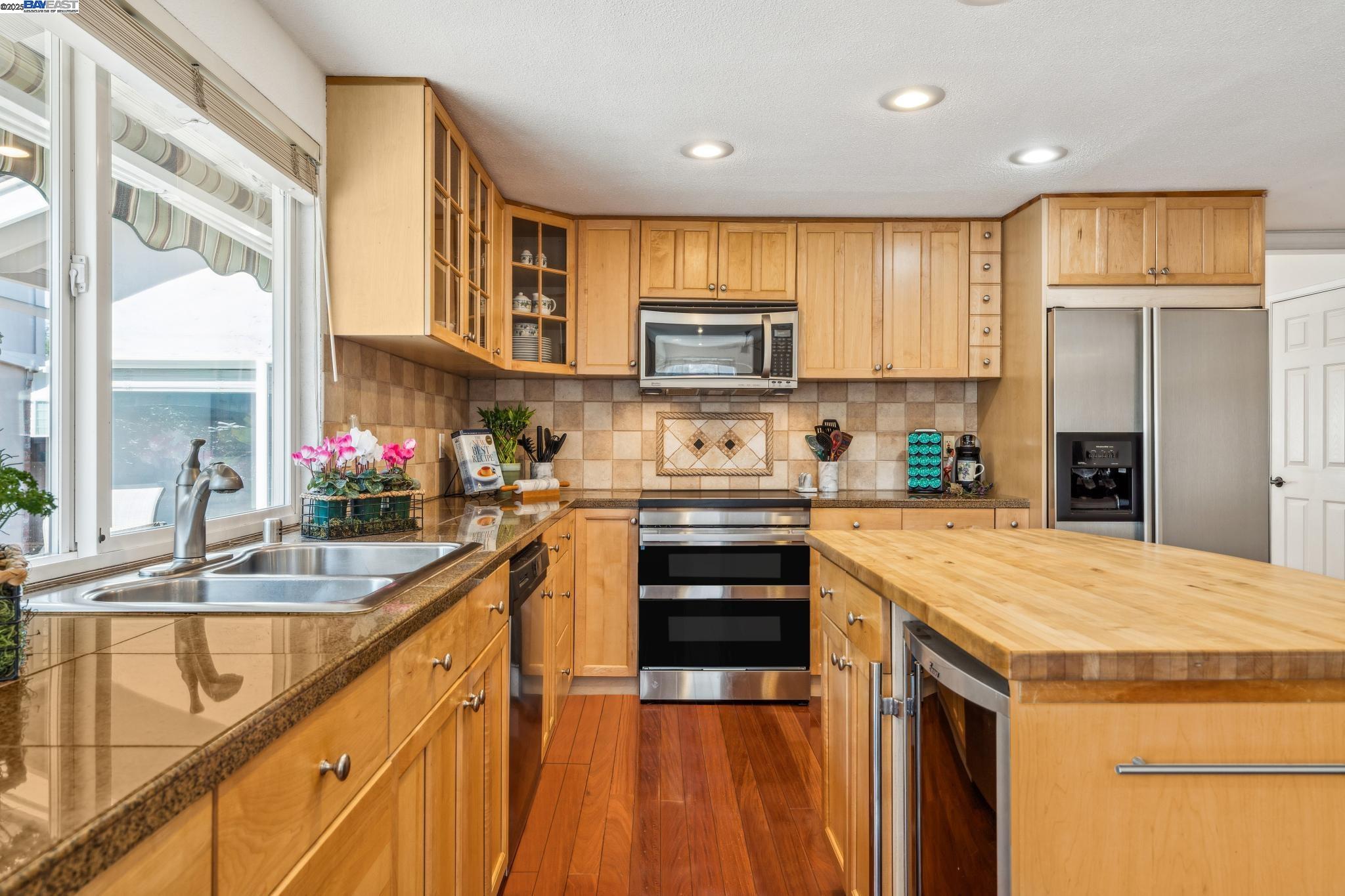 Detail Gallery Image 11 of 36 For 7758 Forsythia Ct, Pleasanton,  CA 94588 - 4 Beds | 2 Baths