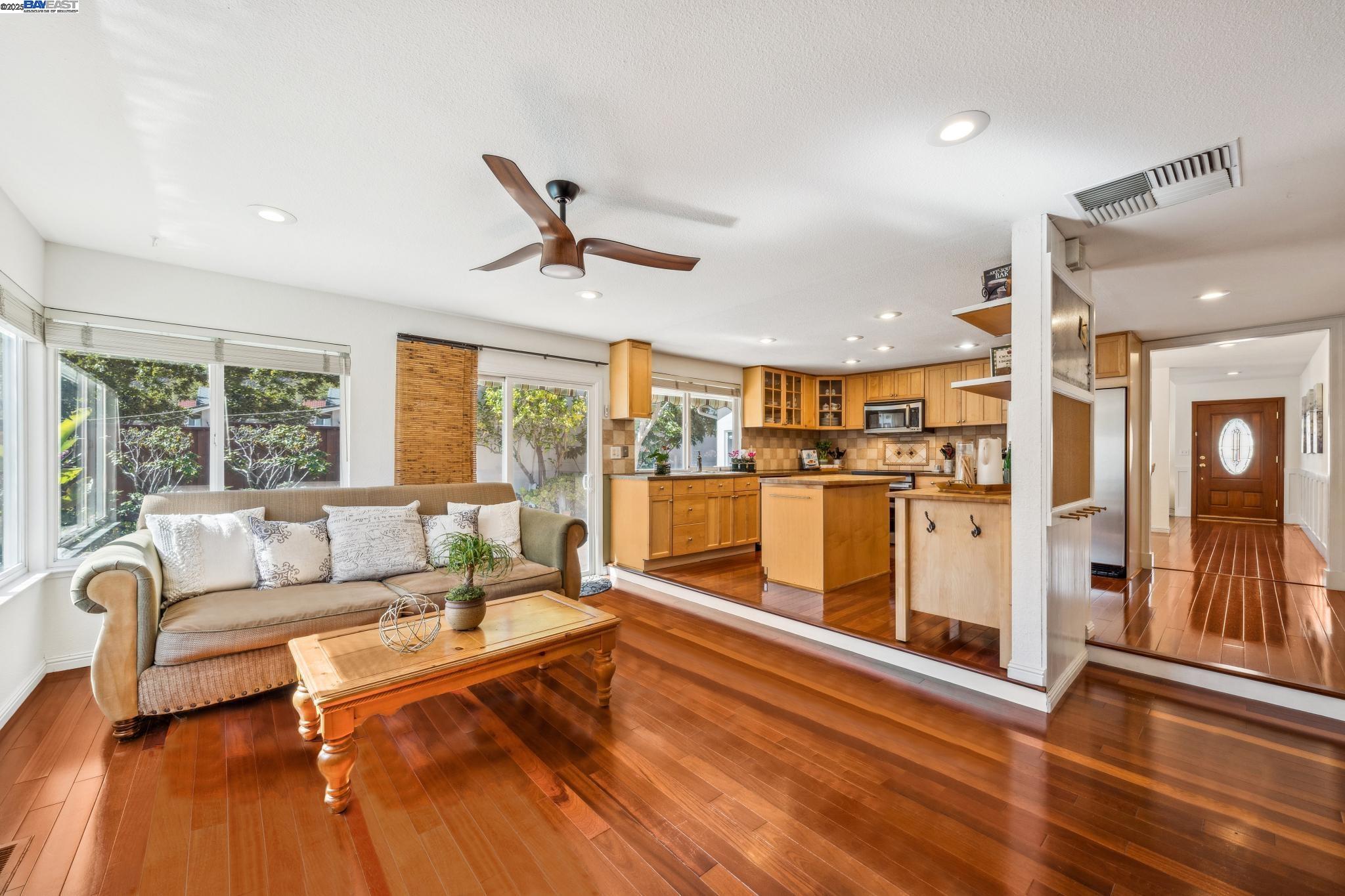 Detail Gallery Image 14 of 36 For 7758 Forsythia Ct, Pleasanton,  CA 94588 - 4 Beds | 2 Baths