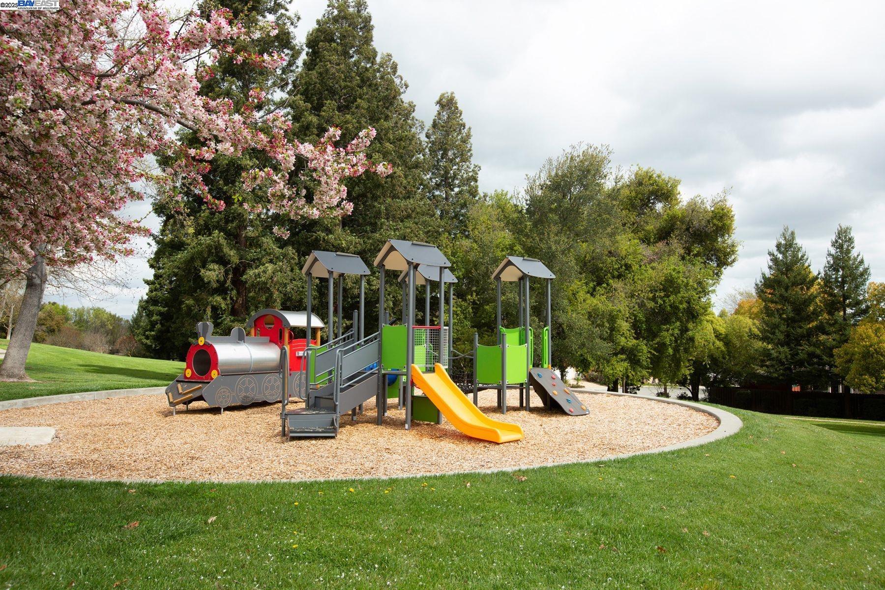 Detail Gallery Image 34 of 36 For 7758 Forsythia Ct, Pleasanton,  CA 94588 - 4 Beds | 2 Baths
