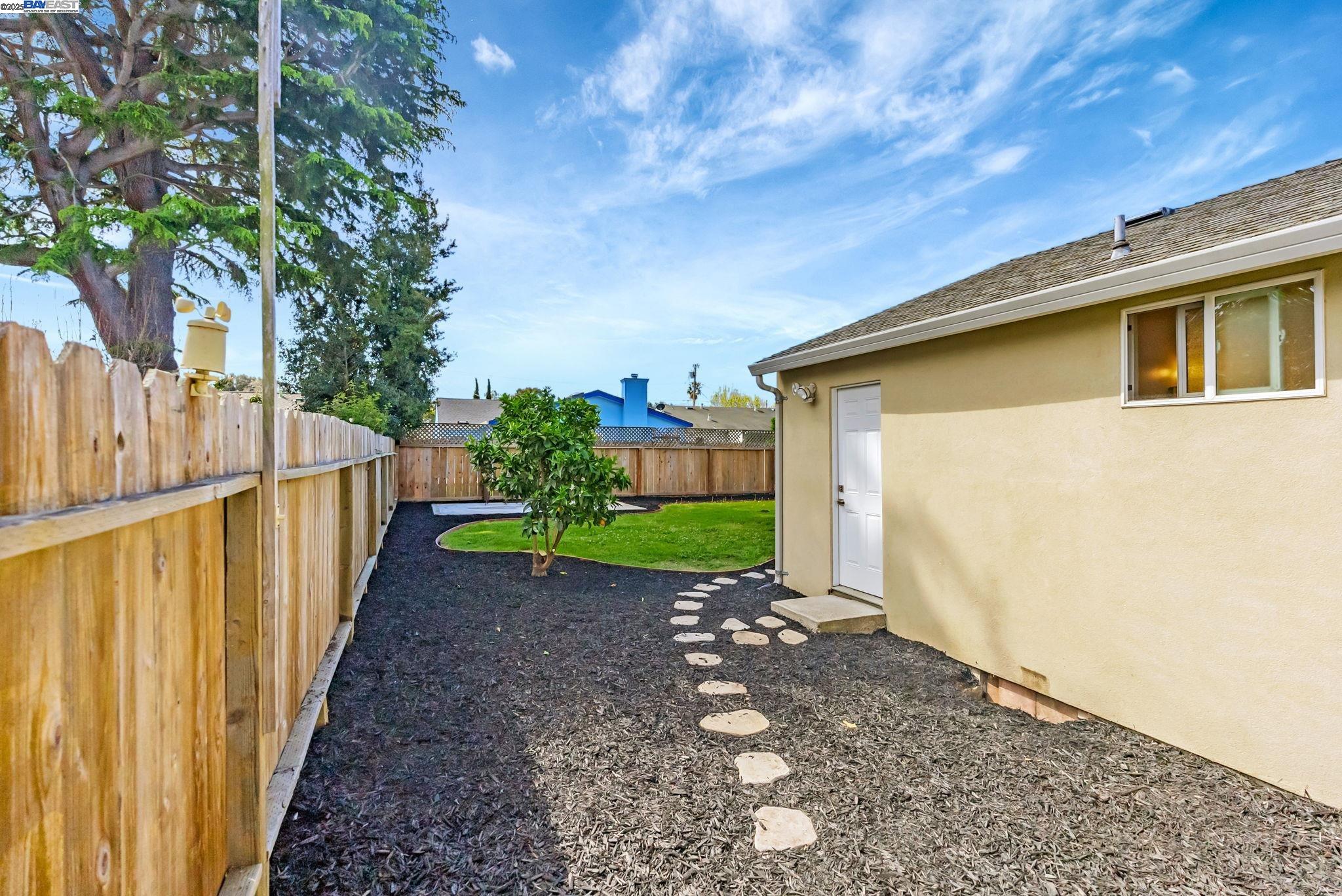 property-img