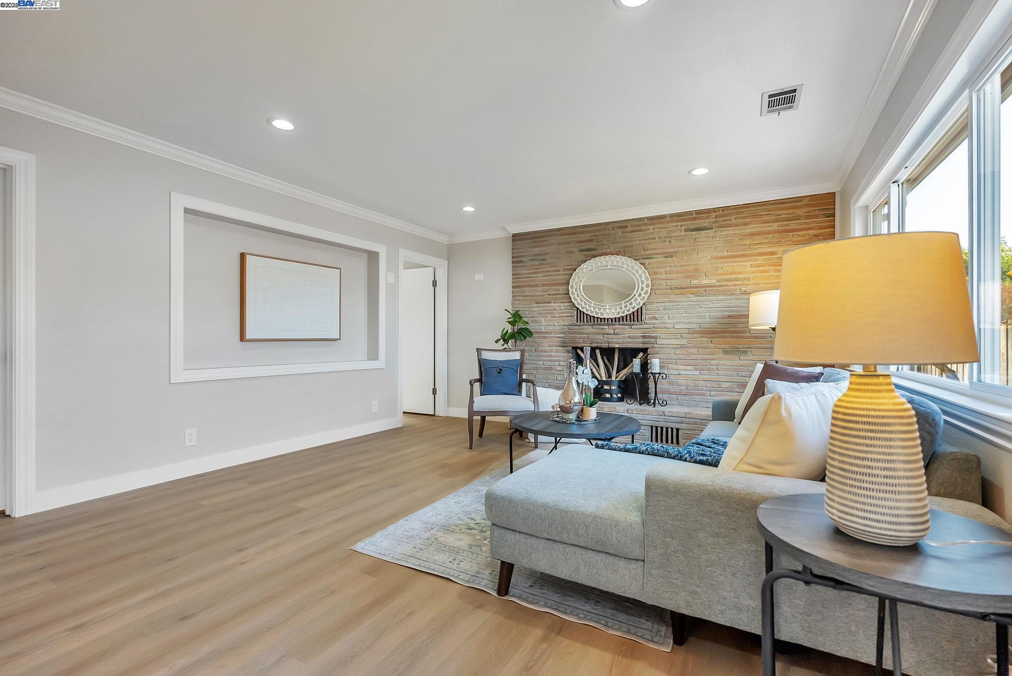 property-img