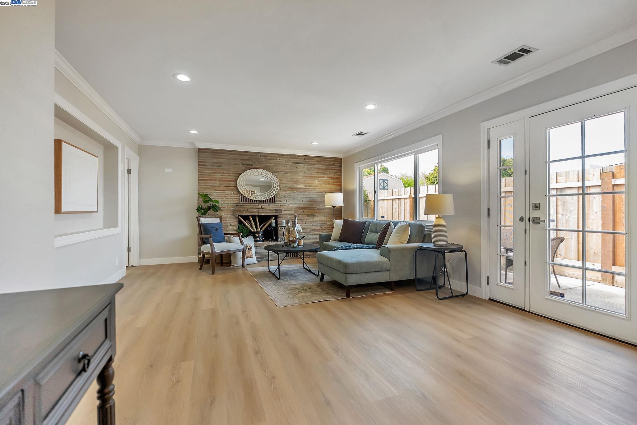property-img