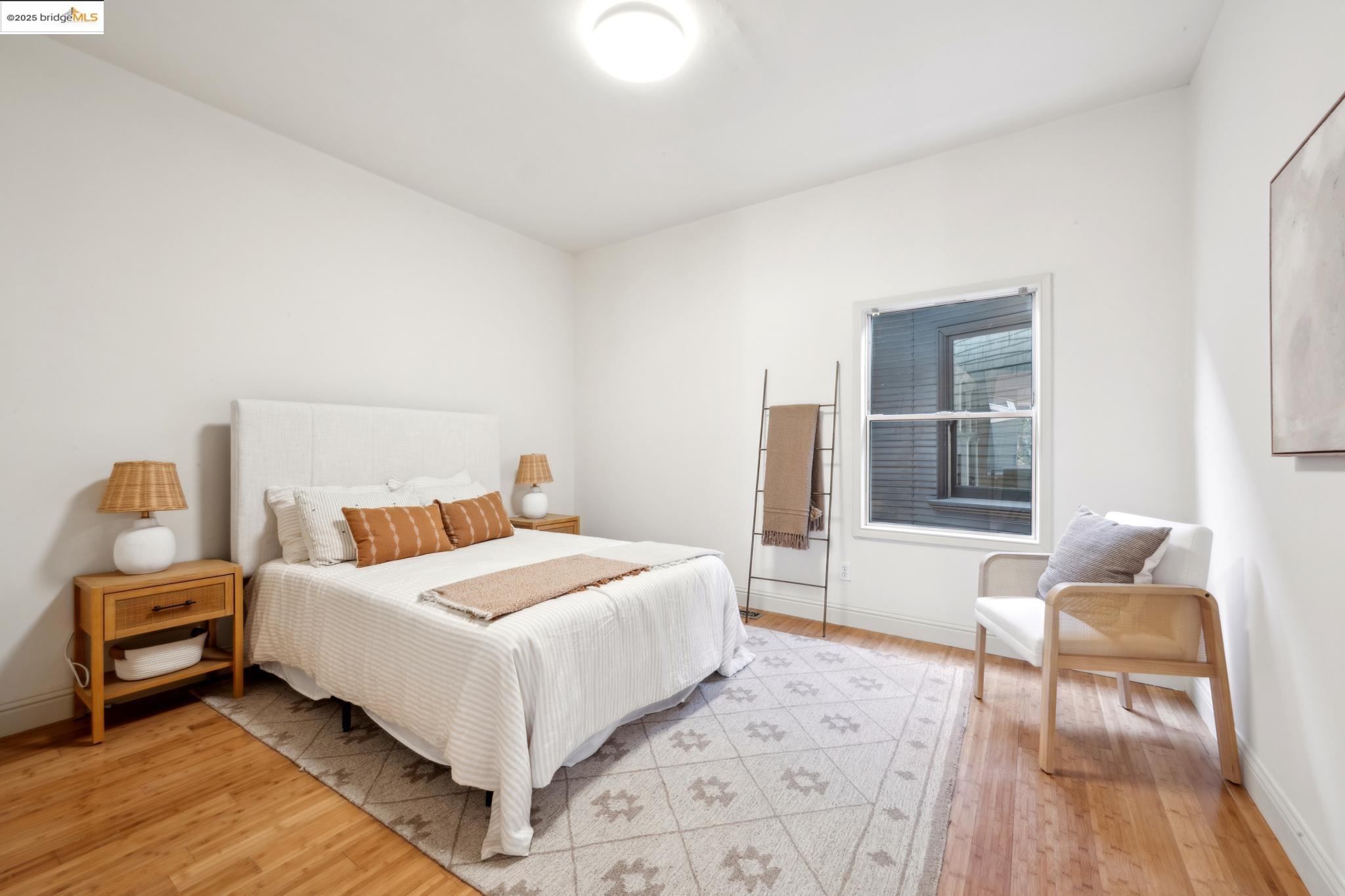 property-img