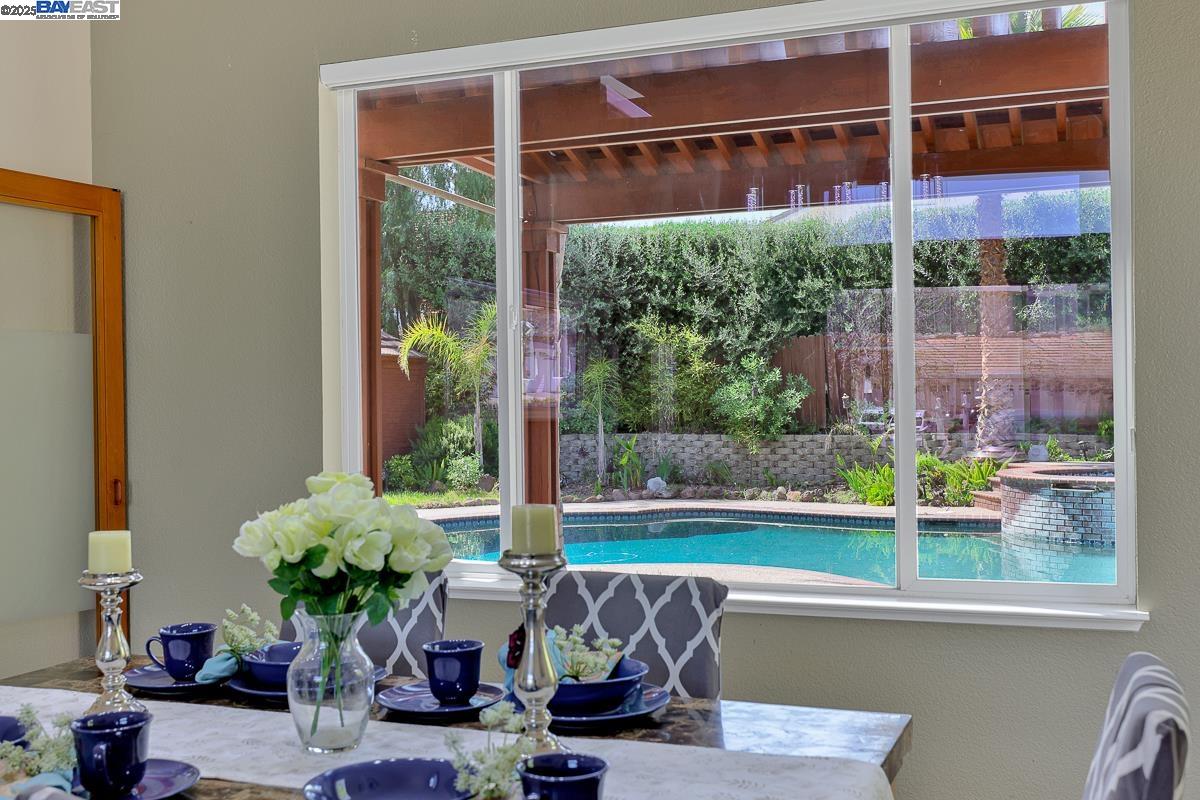 Detail Gallery Image 12 of 60 For 5457 Field Brook Ct, Antioch,  CA 94531 - 5 Beds | 3 Baths