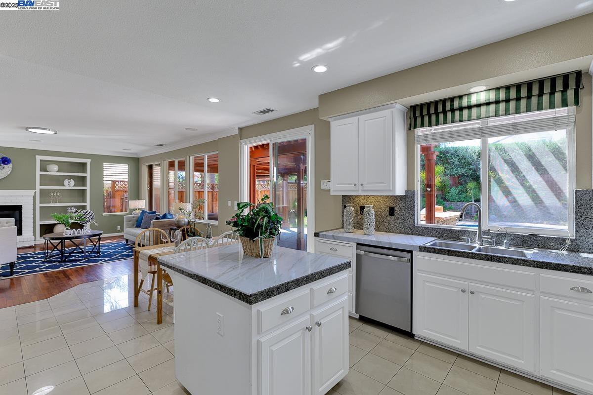 Detail Gallery Image 26 of 60 For 5457 Field Brook Ct, Antioch,  CA 94531 - 5 Beds | 3 Baths