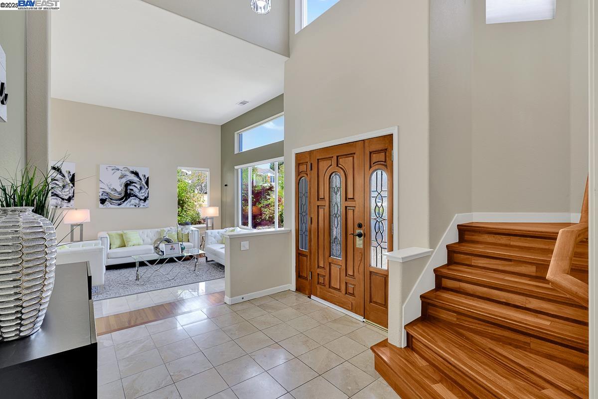 Detail Gallery Image 5 of 60 For 5457 Field Brook Ct, Antioch,  CA 94531 - 5 Beds | 3 Baths