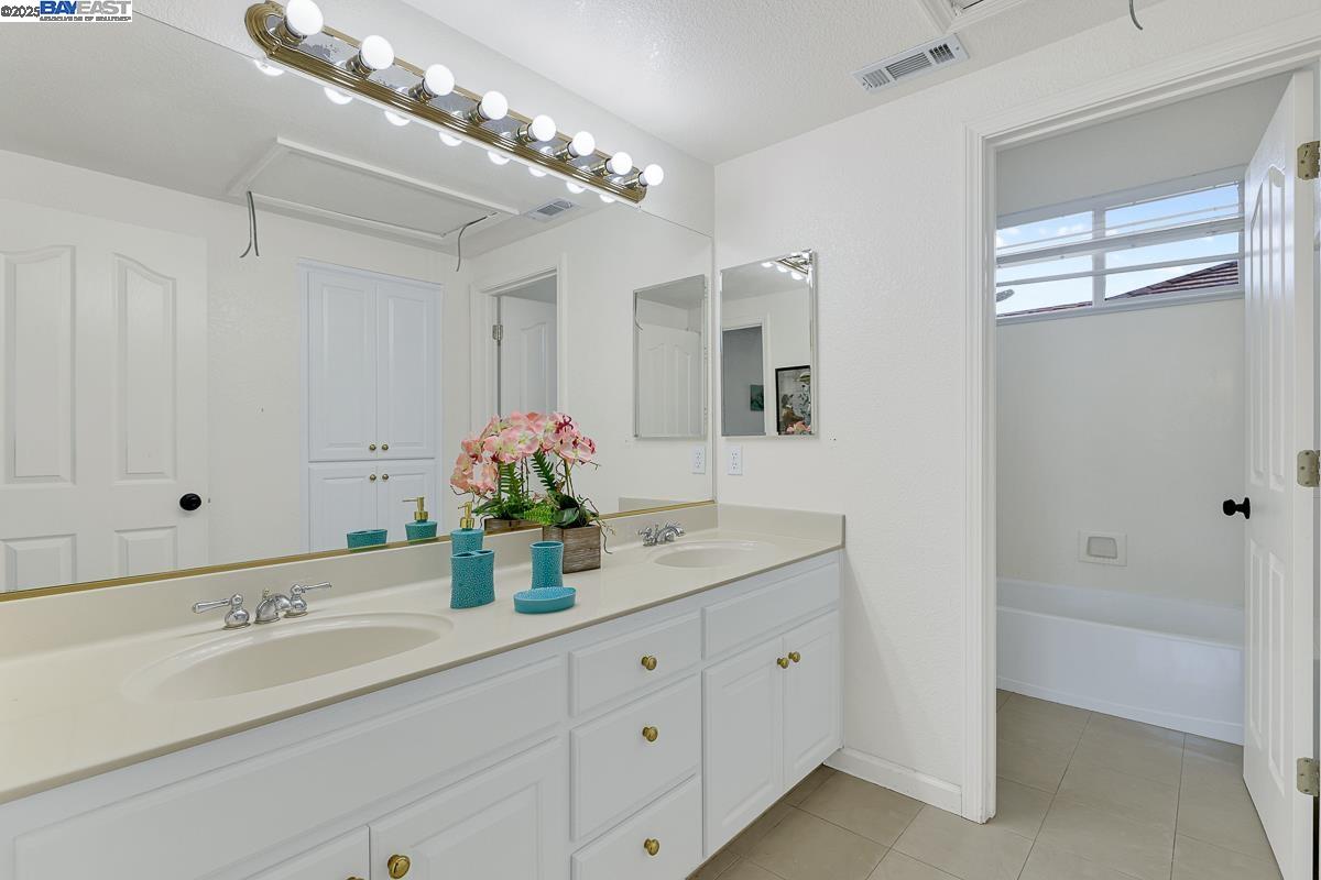 Detail Gallery Image 41 of 60 For 5457 Field Brook Ct, Antioch,  CA 94531 - 5 Beds | 3 Baths