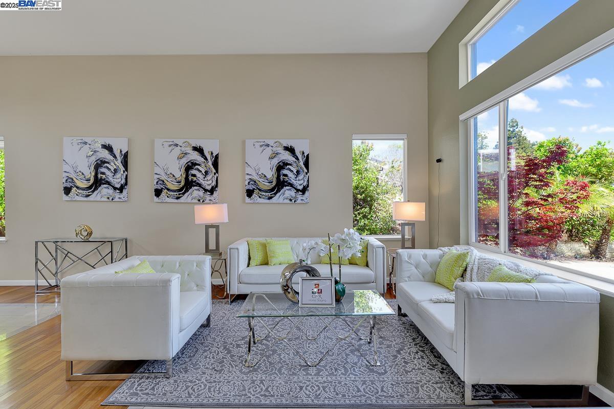 Detail Gallery Image 7 of 60 For 5457 Field Brook Ct, Antioch,  CA 94531 - 5 Beds | 3 Baths