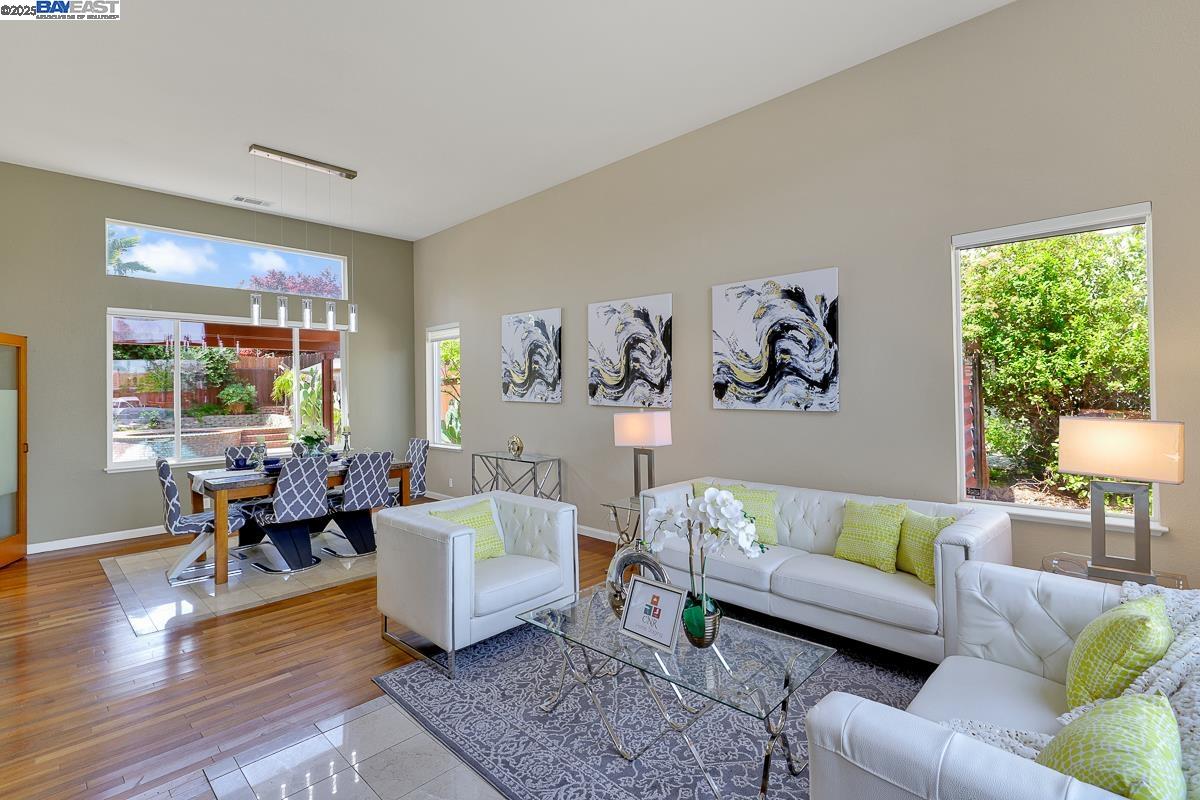 Detail Gallery Image 8 of 60 For 5457 Field Brook Ct, Antioch,  CA 94531 - 5 Beds | 3 Baths