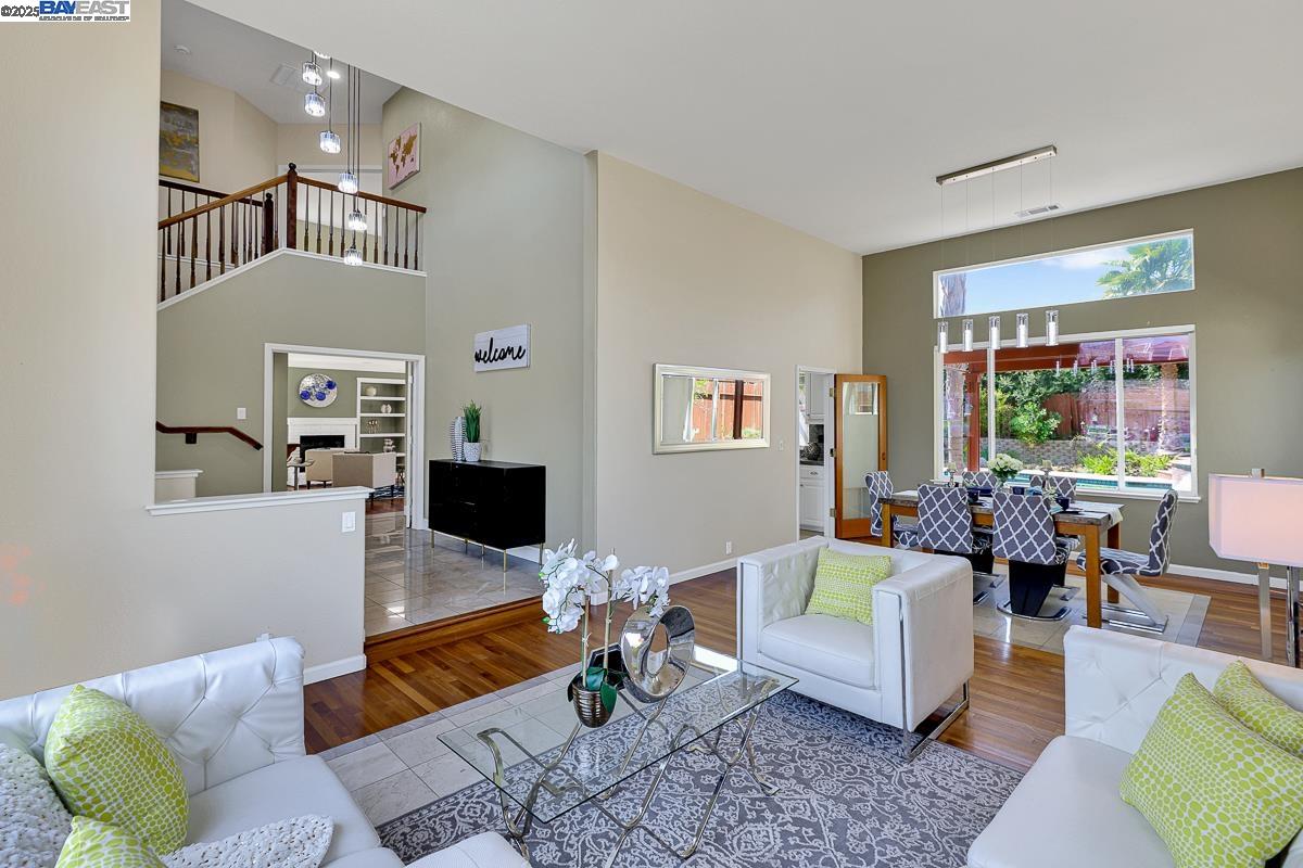 Detail Gallery Image 10 of 60 For 5457 Field Brook Ct, Antioch,  CA 94531 - 5 Beds | 3 Baths