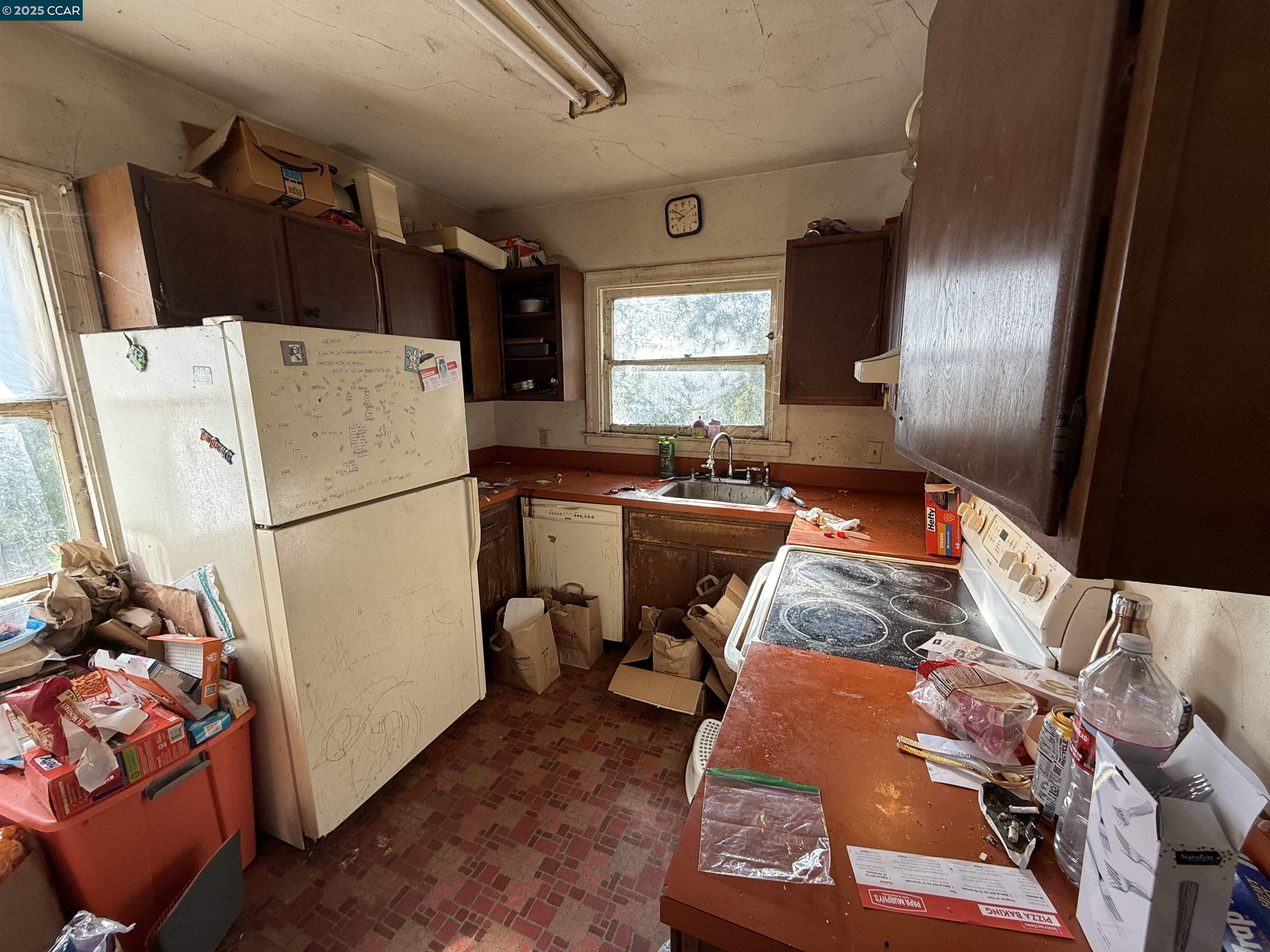 Detail Gallery Image 3 of 4 For 4621 Kaphan Ave, Oakland,  CA 94619 - 2 Beds | 1 Baths