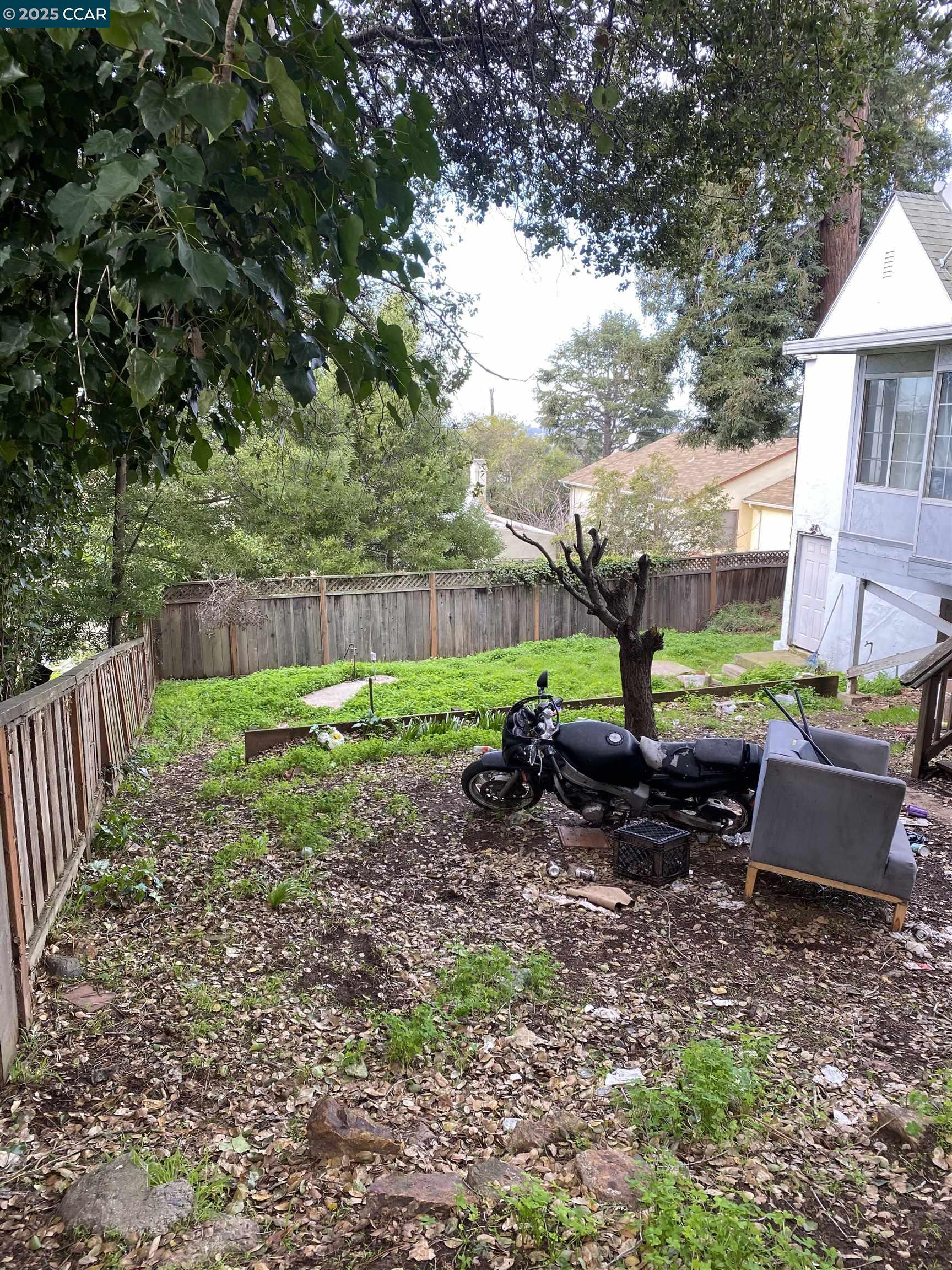 Detail Gallery Image 4 of 4 For 4621 Kaphan Ave, Oakland,  CA 94619 - 2 Beds | 1 Baths