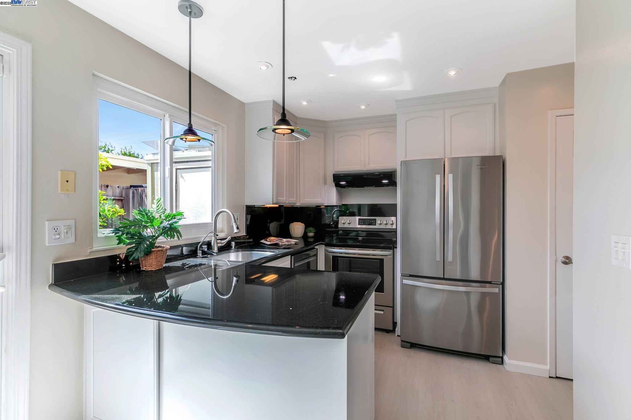 Detail Gallery Image 7 of 32 For 1784 Newpence Ct, San Jose,  CA 95132 - 3 Beds | 1/1 Baths
