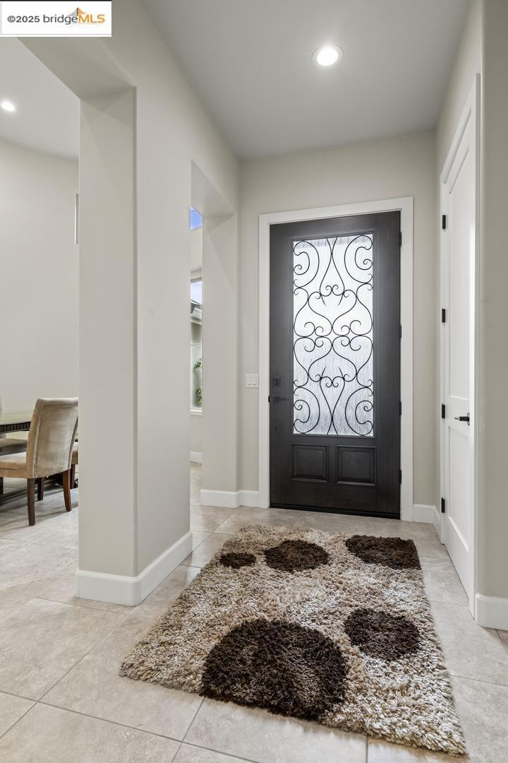 Detail Gallery Image 4 of 57 For 1816 Stone House Ln, Lincoln,  CA 95648 - 3 Beds | 2 Baths