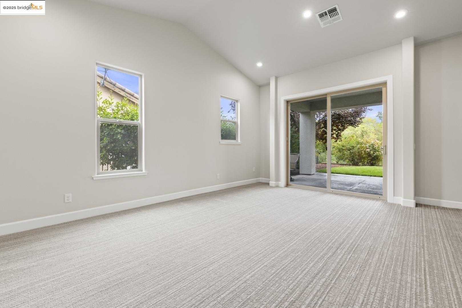 Detail Gallery Image 33 of 57 For 1816 Stone House Ln, Lincoln,  CA 95648 - 3 Beds | 2 Baths