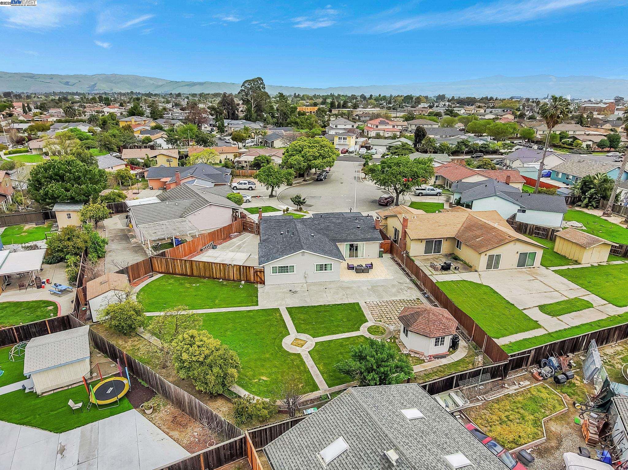 Detail Gallery Image 1 of 23 For 7765 Yew Ct, Newark,  CA 94560 - 4 Beds | 2 Baths