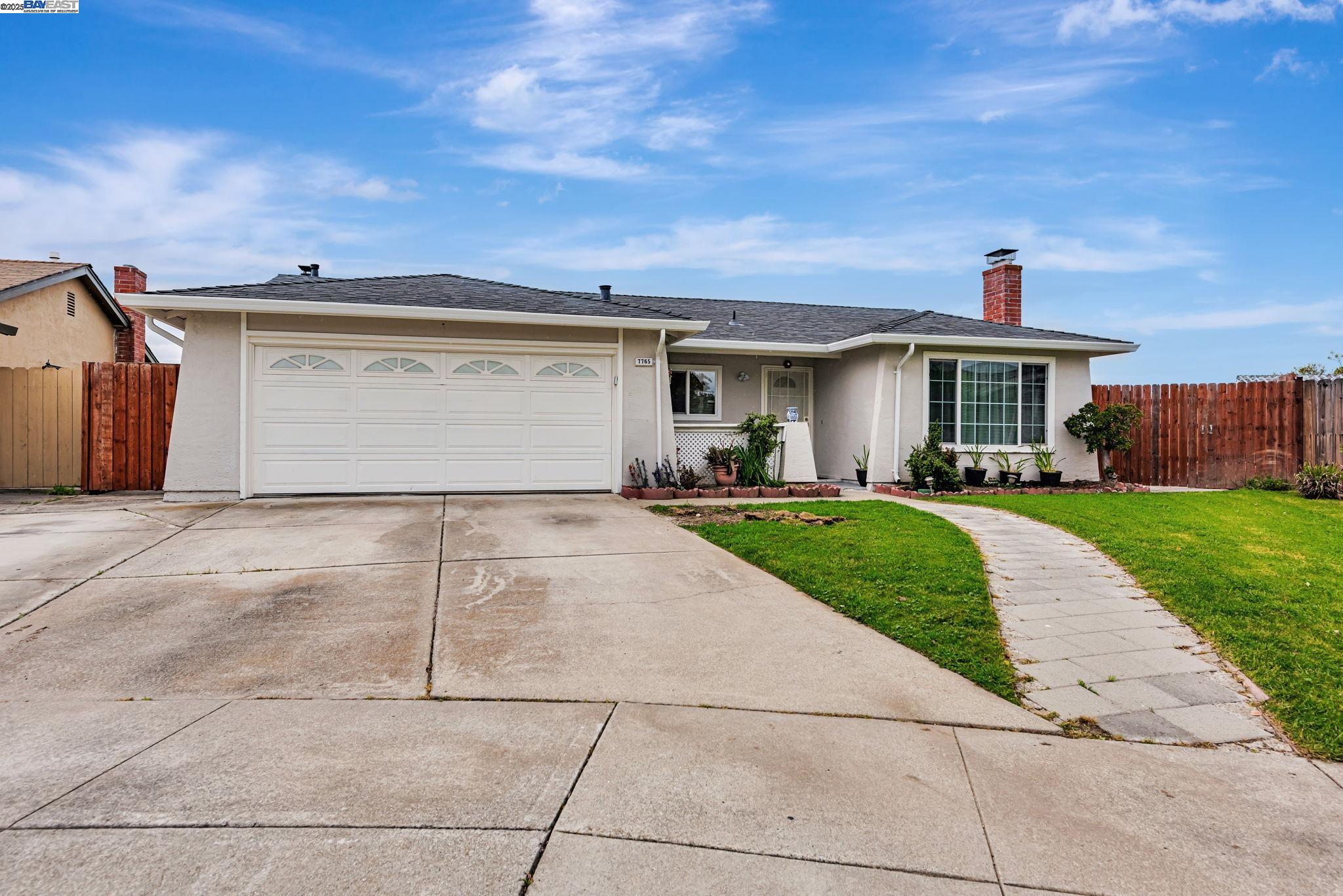 Detail Gallery Image 2 of 23 For 7765 Yew Ct, Newark,  CA 94560 - 4 Beds | 2 Baths